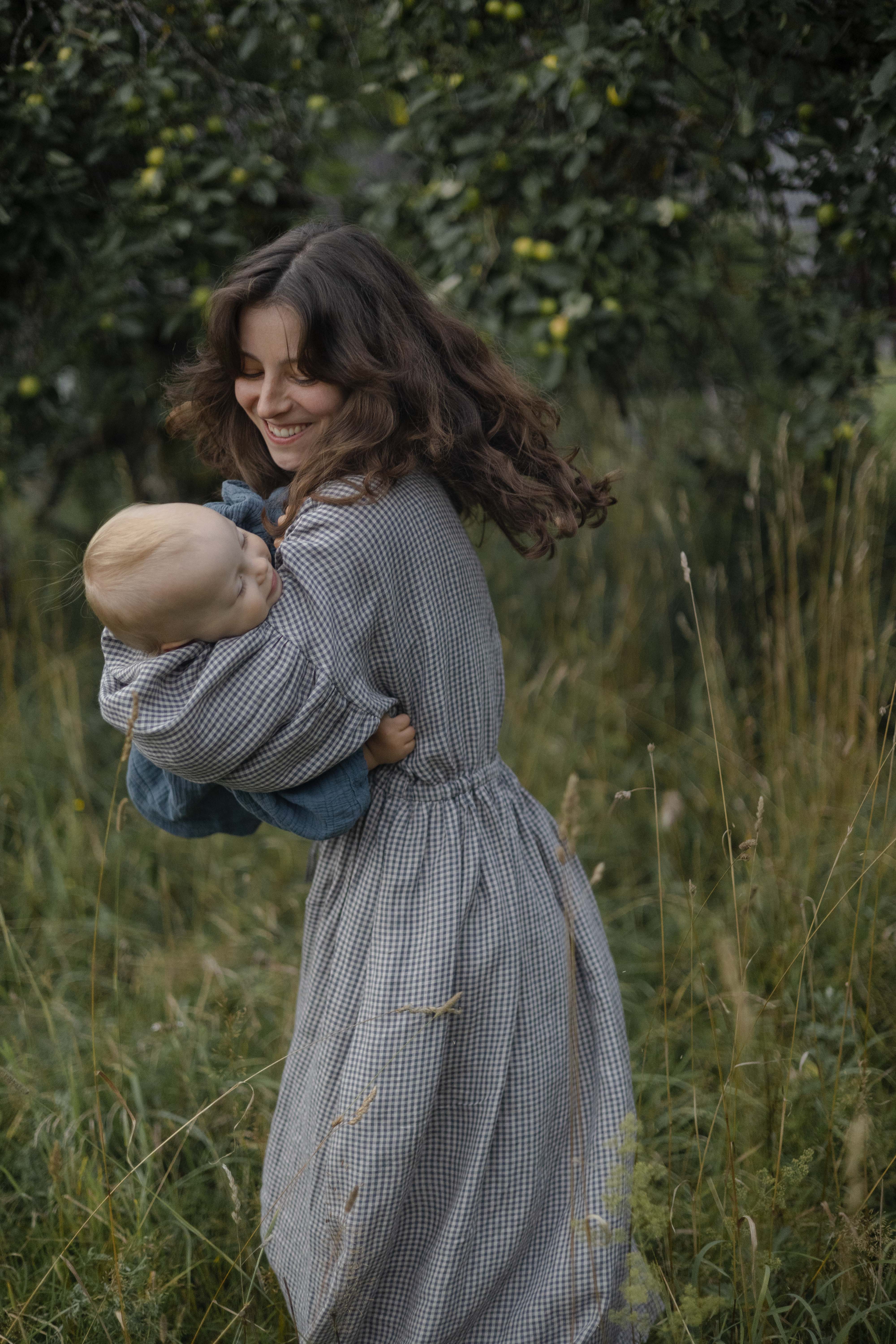 Laumė linen Linen Dresses Rugilė robe en lin à carreaux