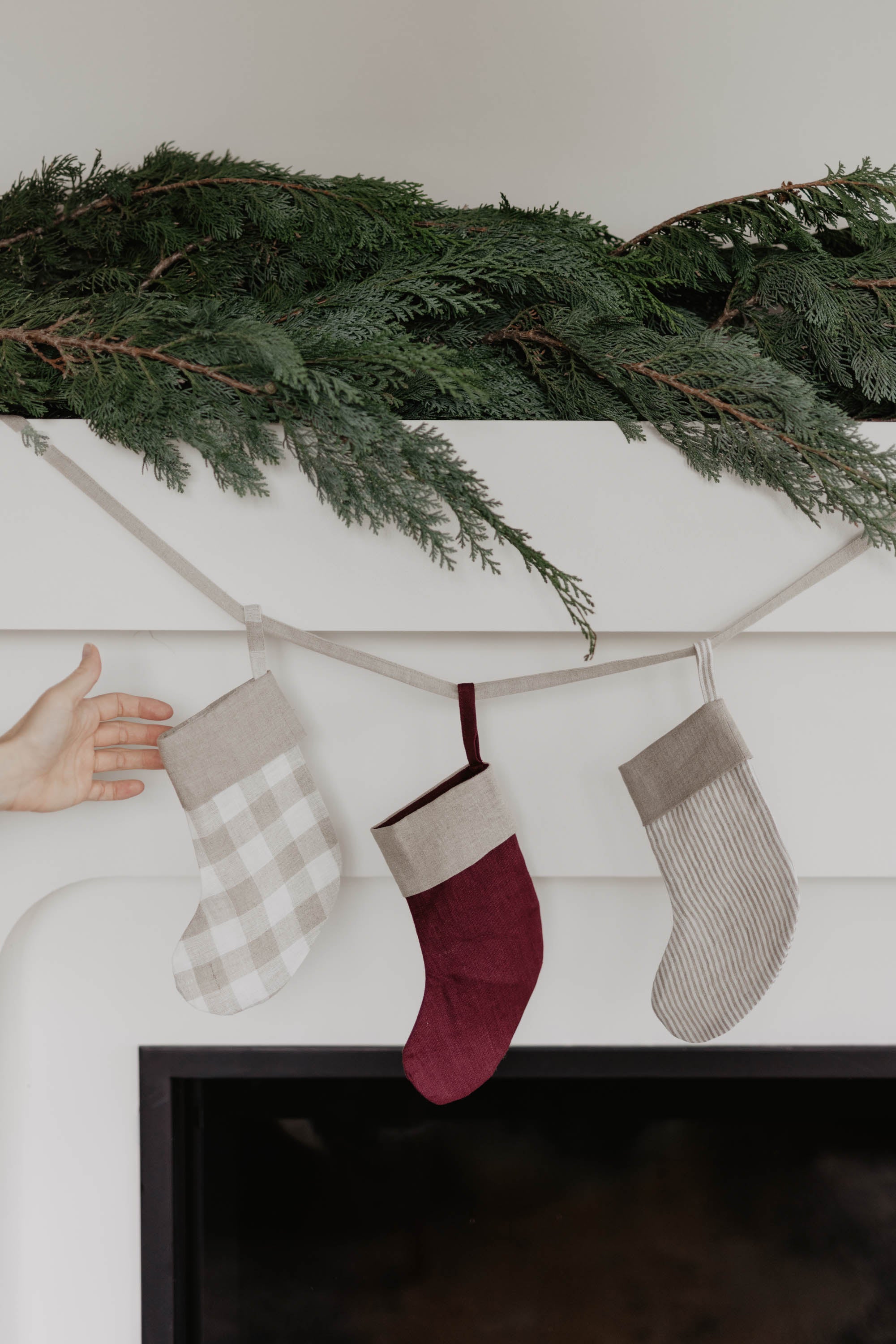 Laumė linen Christmas Linen guirlande de chaussettes de Noël Evergreen Joy lin