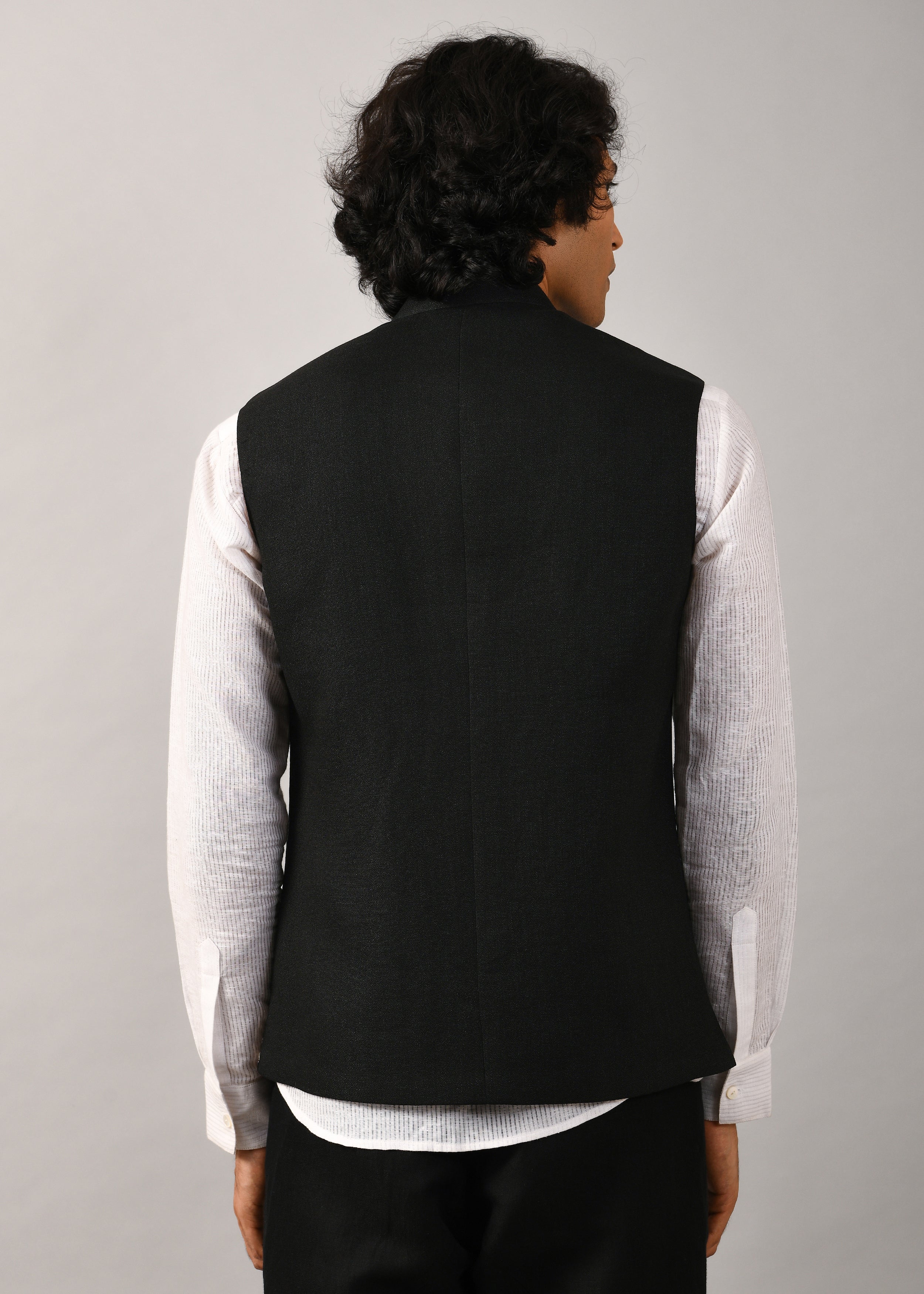 COUNTRYMADE Nehru Jackets Terrain Embroidered Bundi bundi noir en lin brodé M