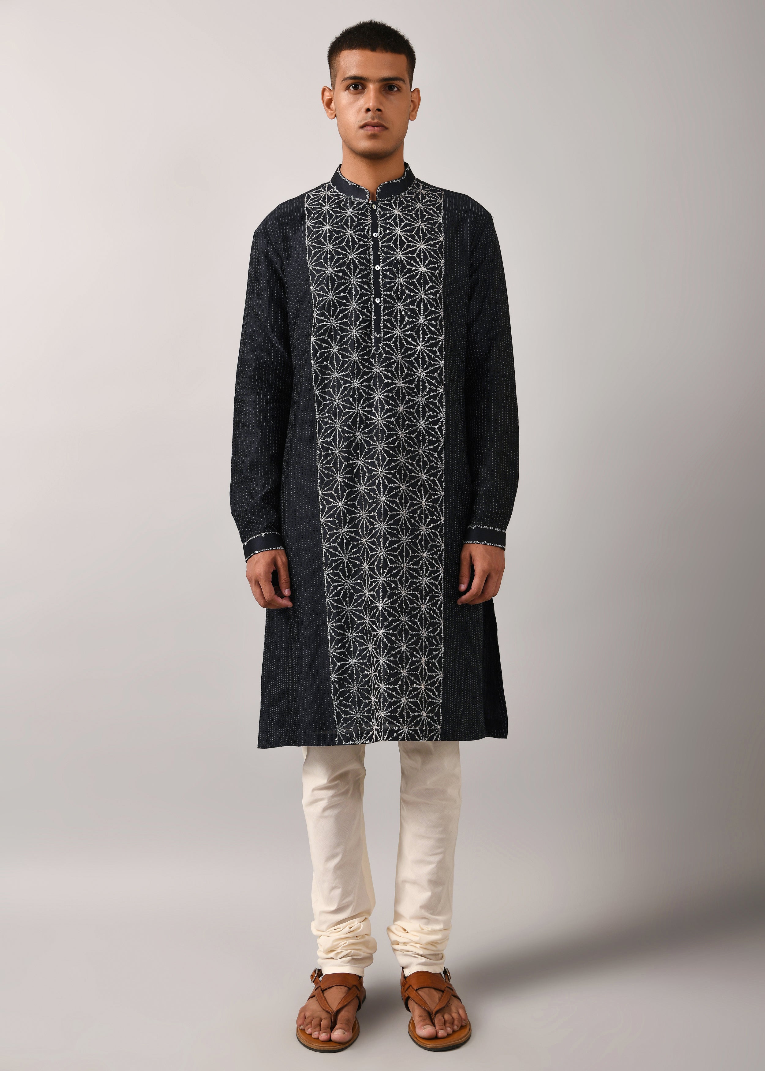 COUNTRYMADE Kurtas Dhruvtara Embroidered Kurta Set ensemble kurta bleu marine chanderi