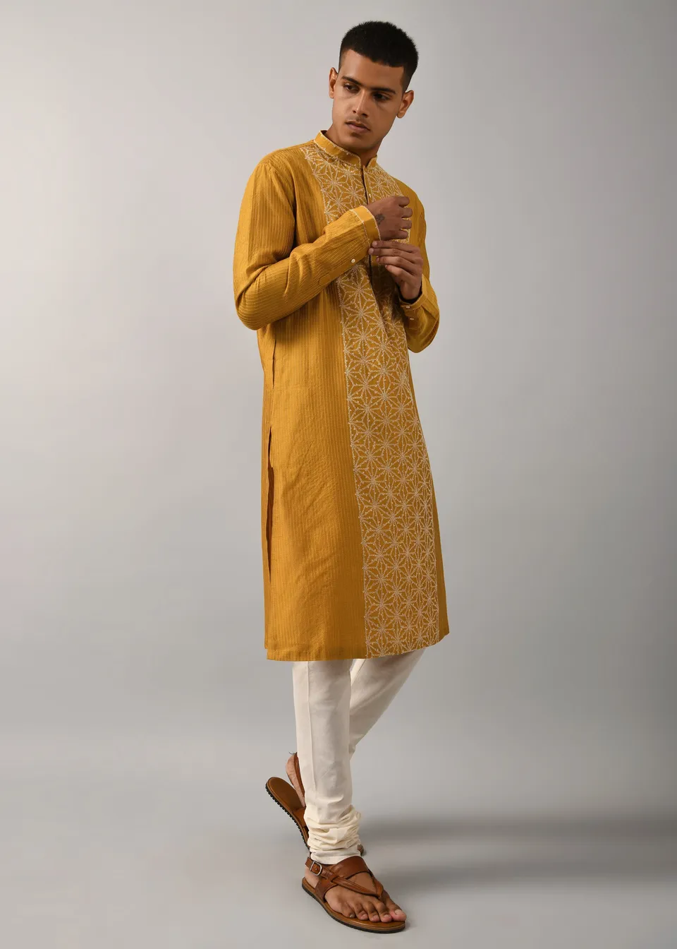 COUNTRYMADE Beyond the Clouds Dhruvtara ensemble kurta moutarde chanderi
