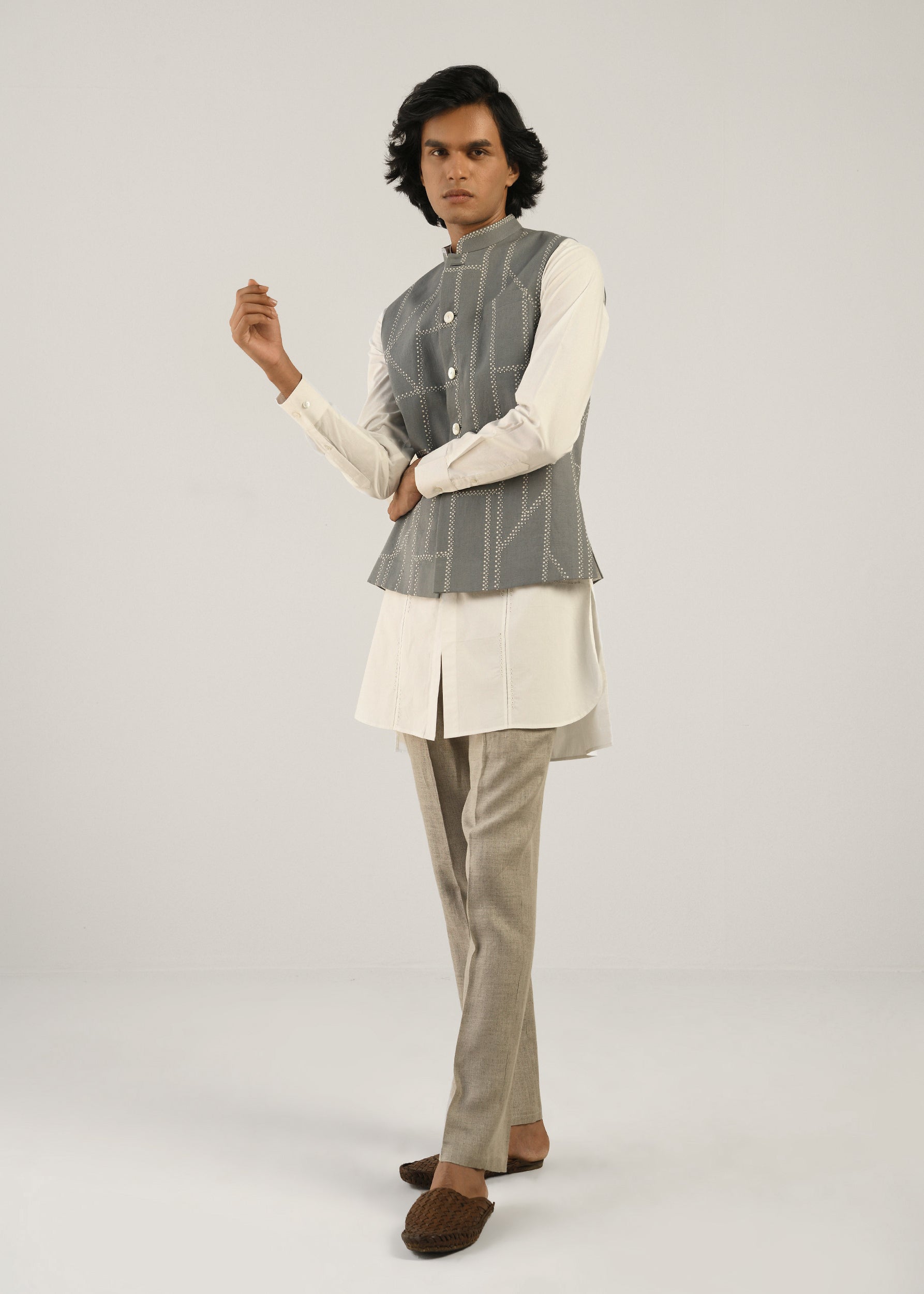 COUNTRYMADE Nehru Jackets Fuselage Hand Embroidered Bundi veste gris fumée lin coton