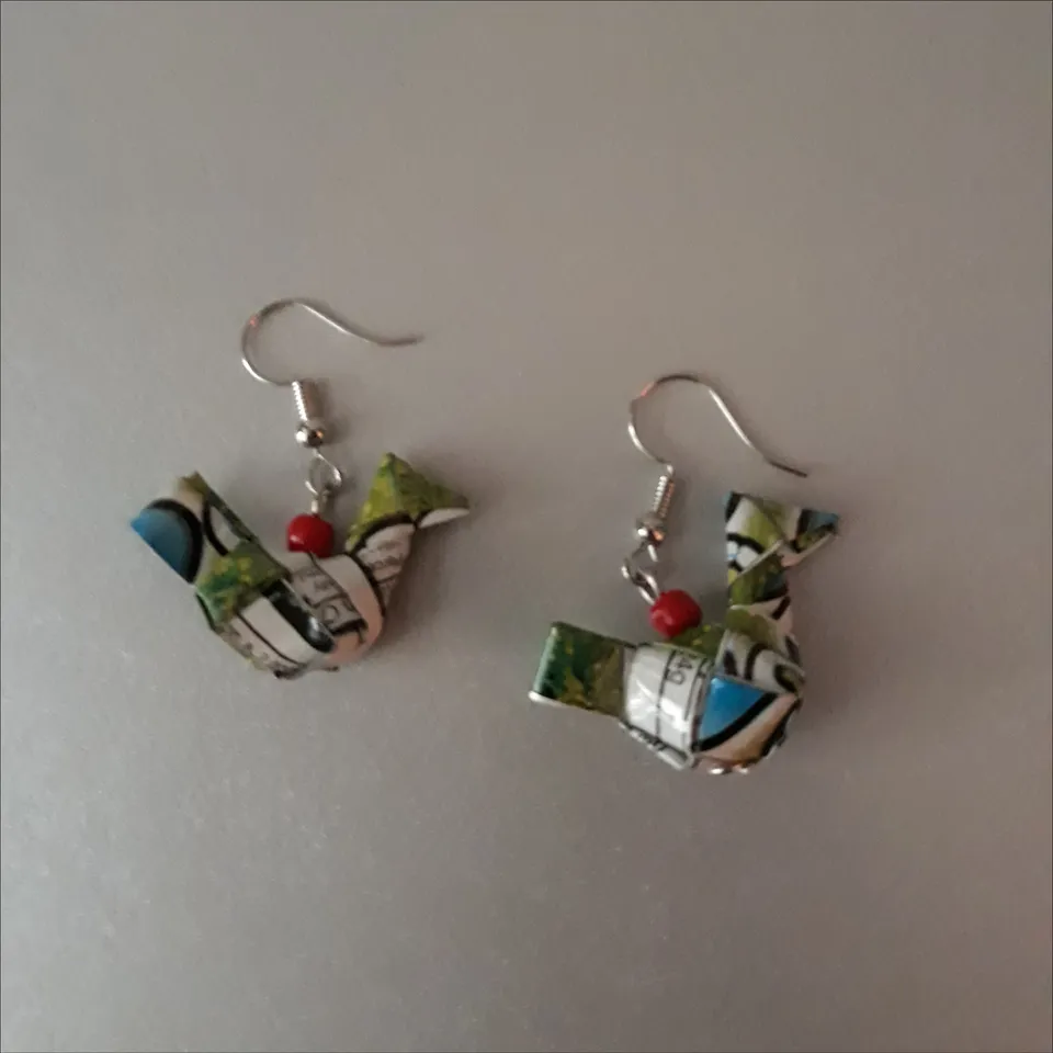 Sourire Multicolore Boucles d’oreilles oiseaux vert et blanc