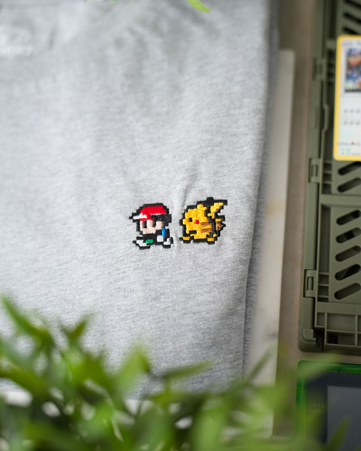 Juste Un T-shirt T-shirts Brodés Sacha Pikachu T-shirt XL Mandarine brodé