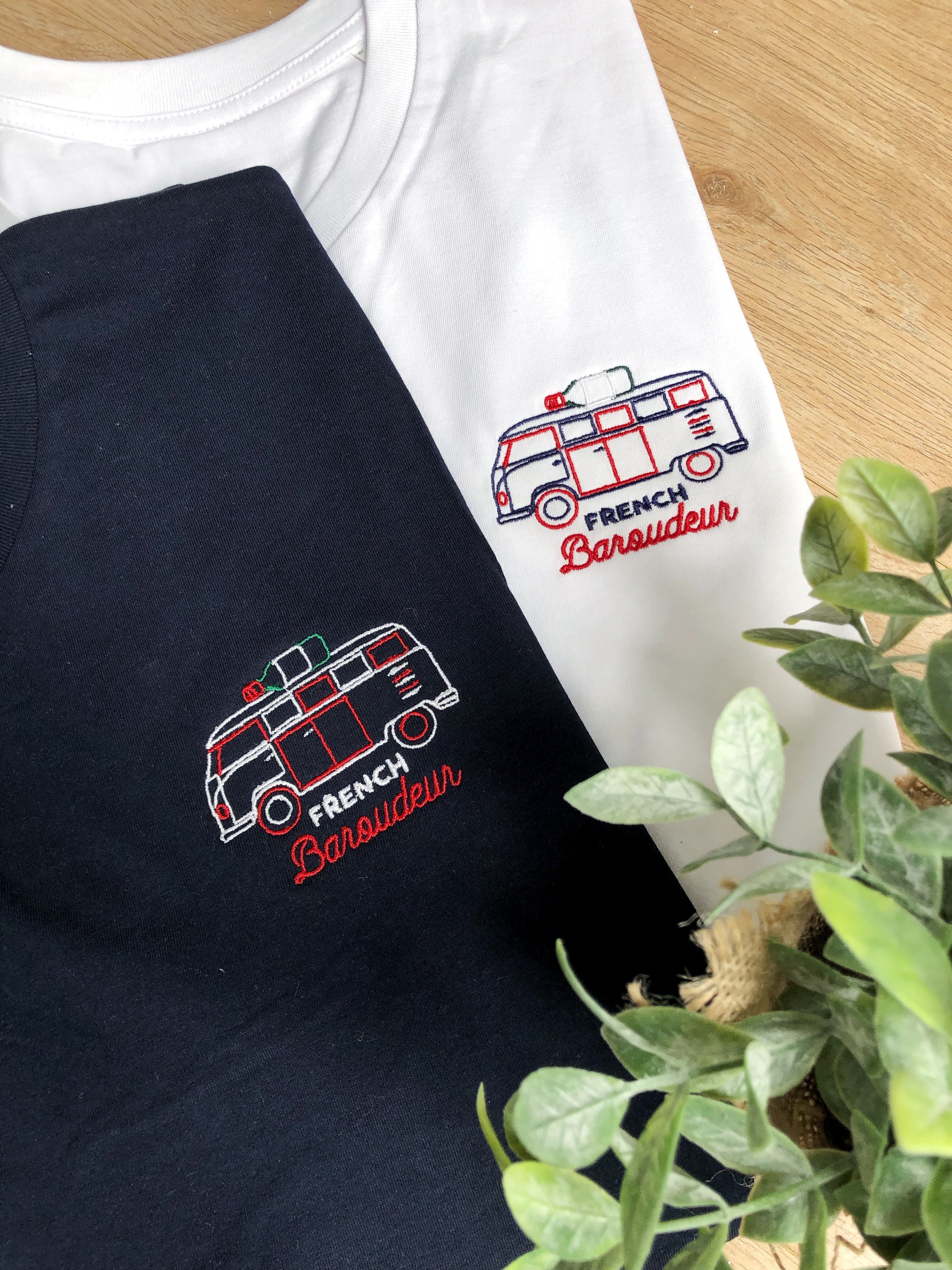 Juste Un T-shirt T-shirts Brodés French Baroudeur T-shirt brodé blanc coton bio