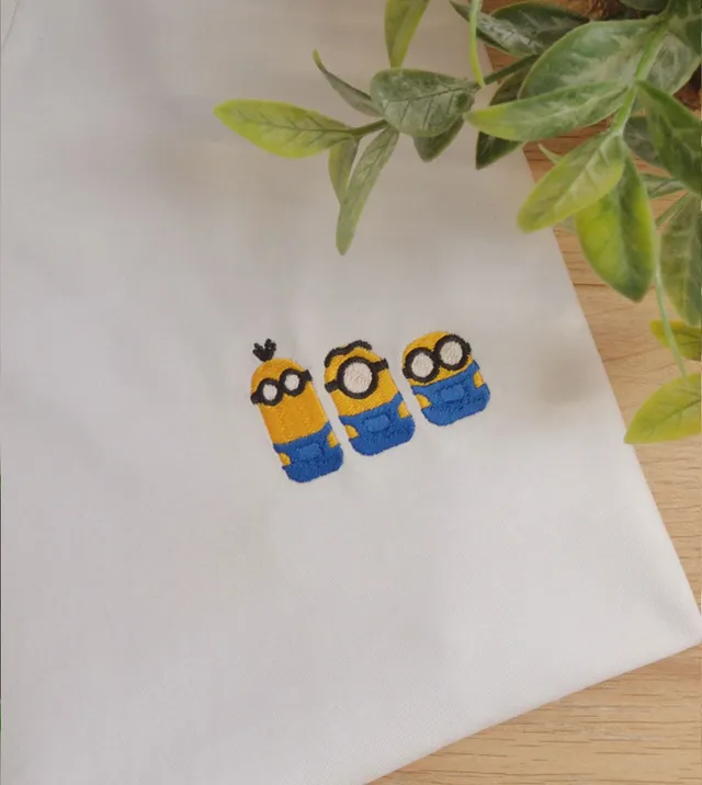 Juste Un T-shirt T-shirts Brodés Minions t-shirt coton biologique