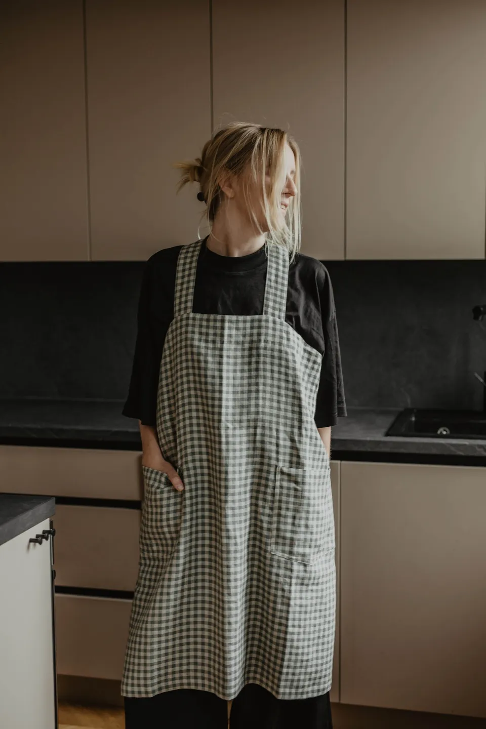 Laumė linen Home Edit DIRVOLIRA tablier japonais en lin à bretelles croisées, 2 poches