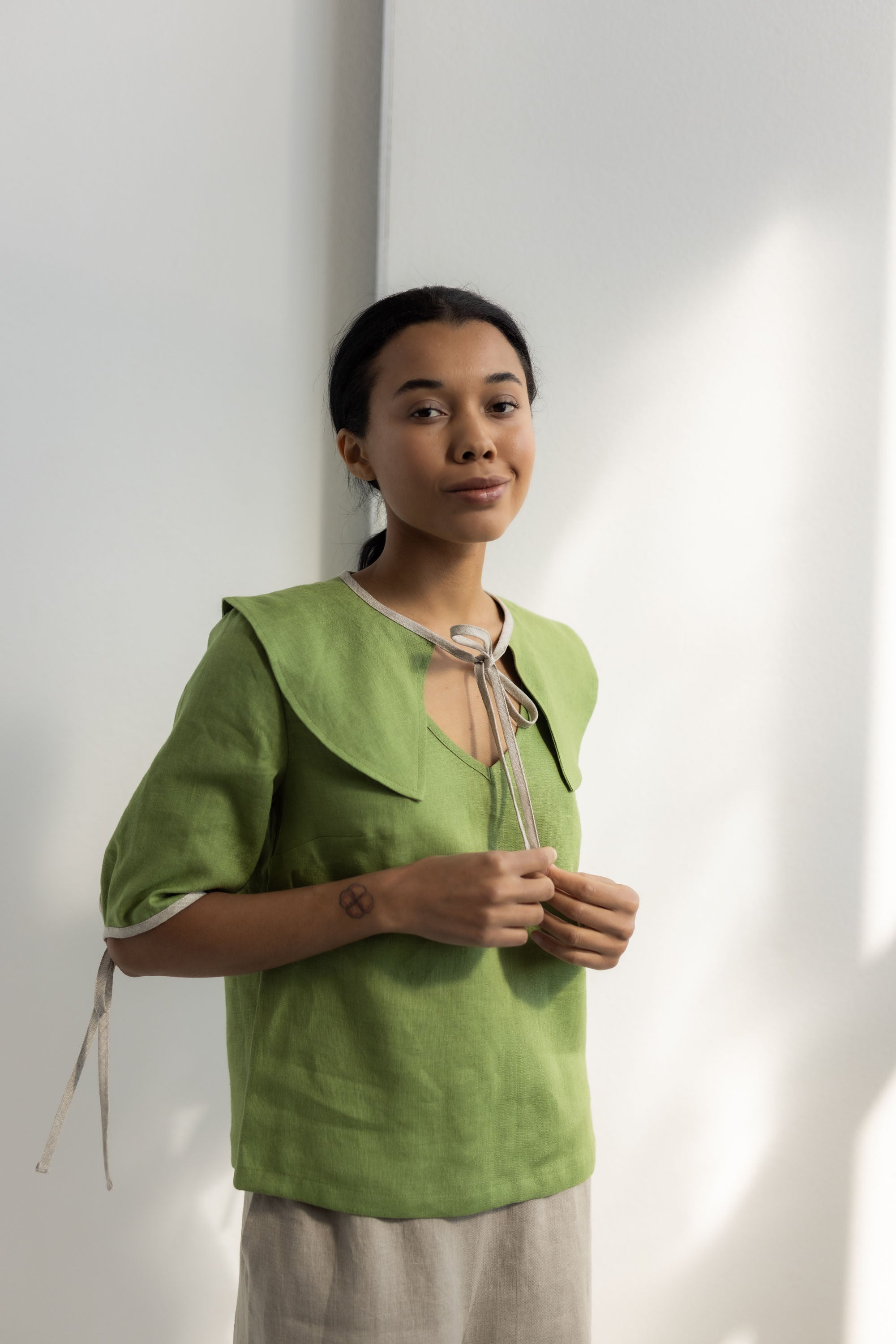 Laumė linen Linen Tops Willow haut en lin jaune soleil femme