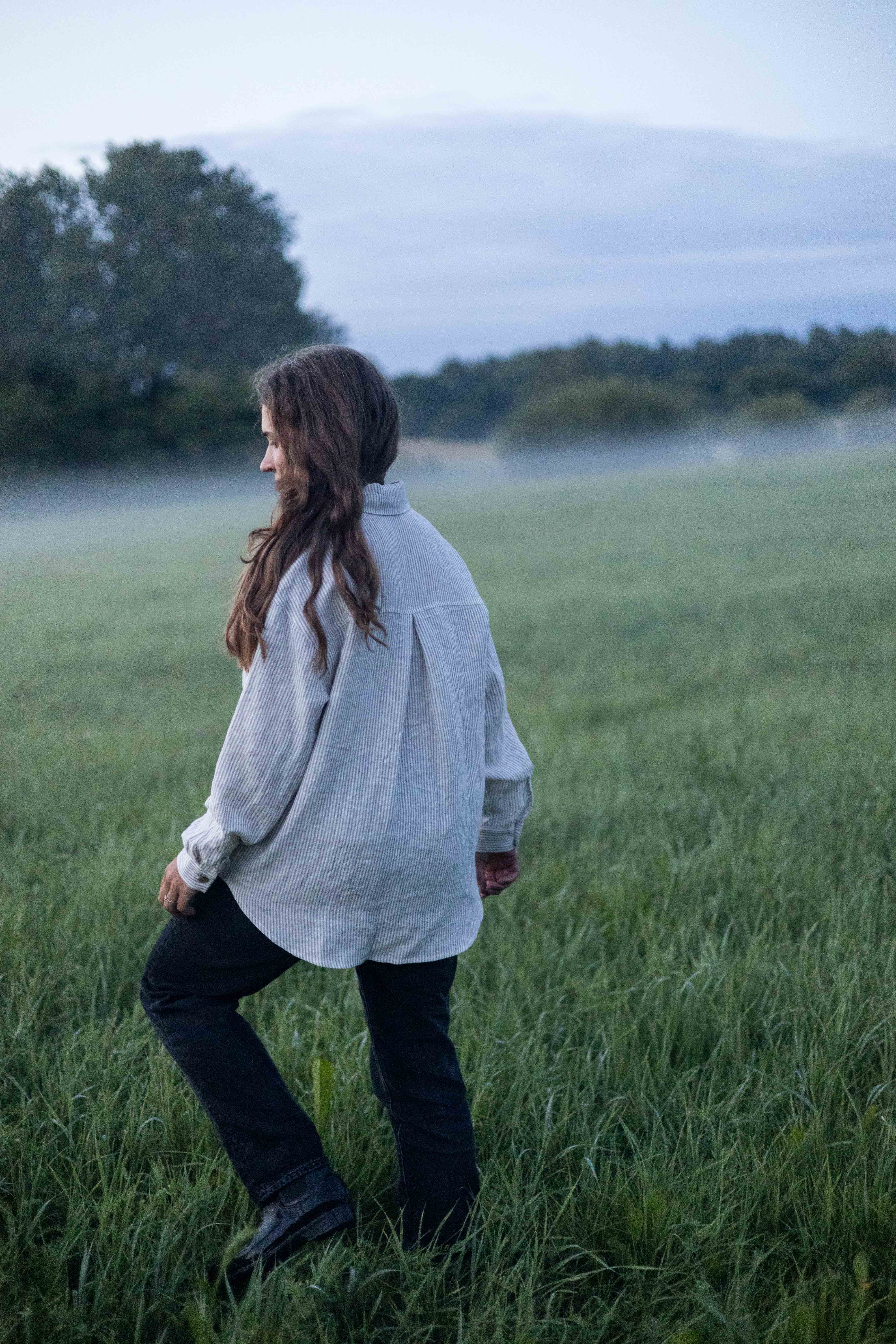 Laumė linen Linen Tops Vandenė chemise en lin bleu ciel oversize
