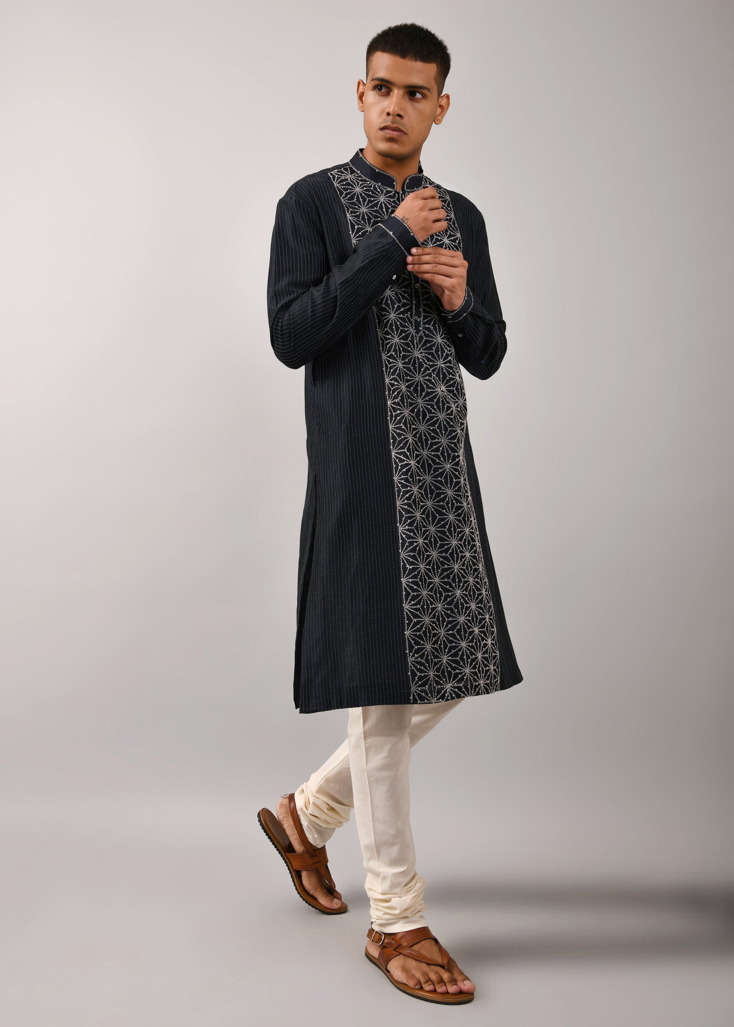 COUNTRYMADE Kurtas Dhruvtara Embroidered Kurta Set ensemble kurta bleu marine chanderi