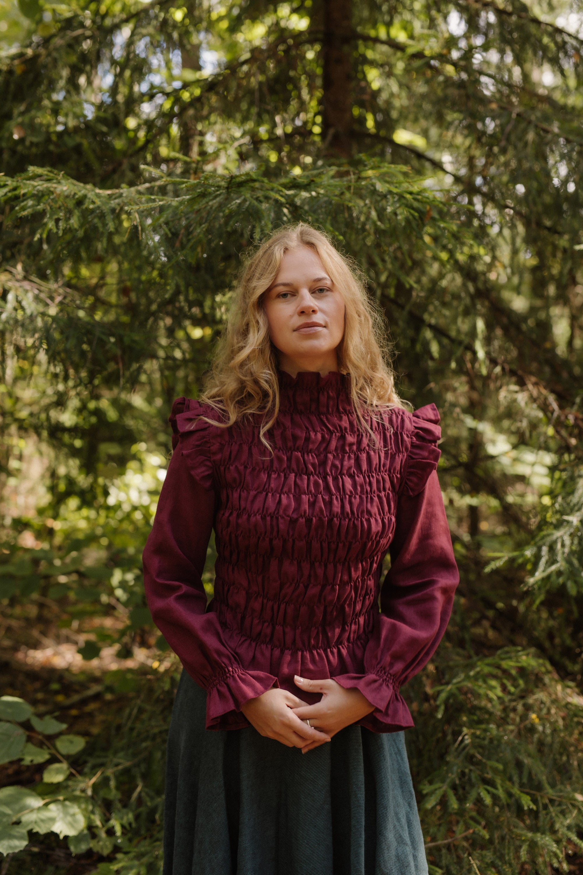 Laumė linen Linen Tops Barbora haut à volants manches longues lin stonewashed
