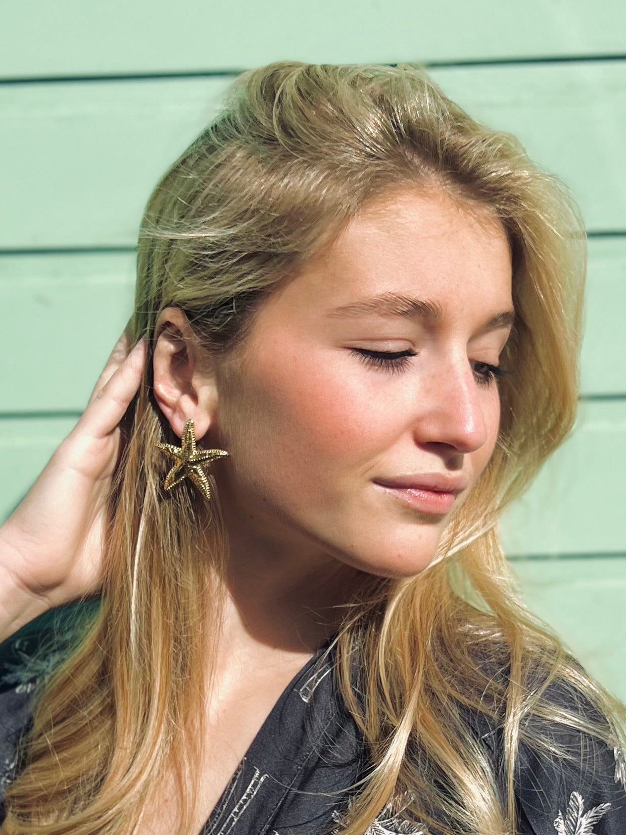 PANTRUCHE Boucles d'oreilles Etoile LUZ dorées en acier inoxydable