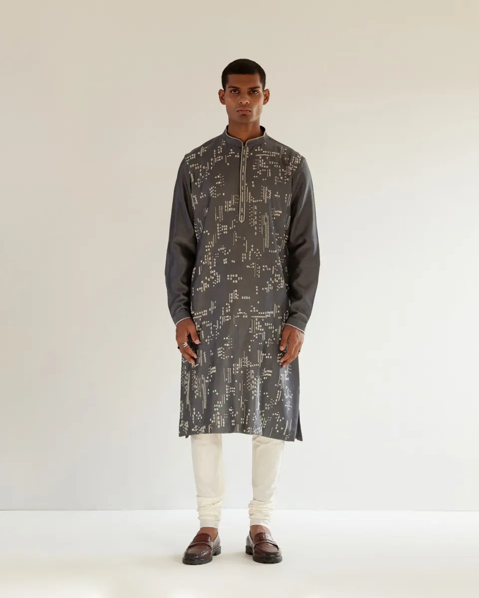 COUNTRYMADE Kurtas Linear Scattered Hand Embroidery Kurta Set ensemble gris
