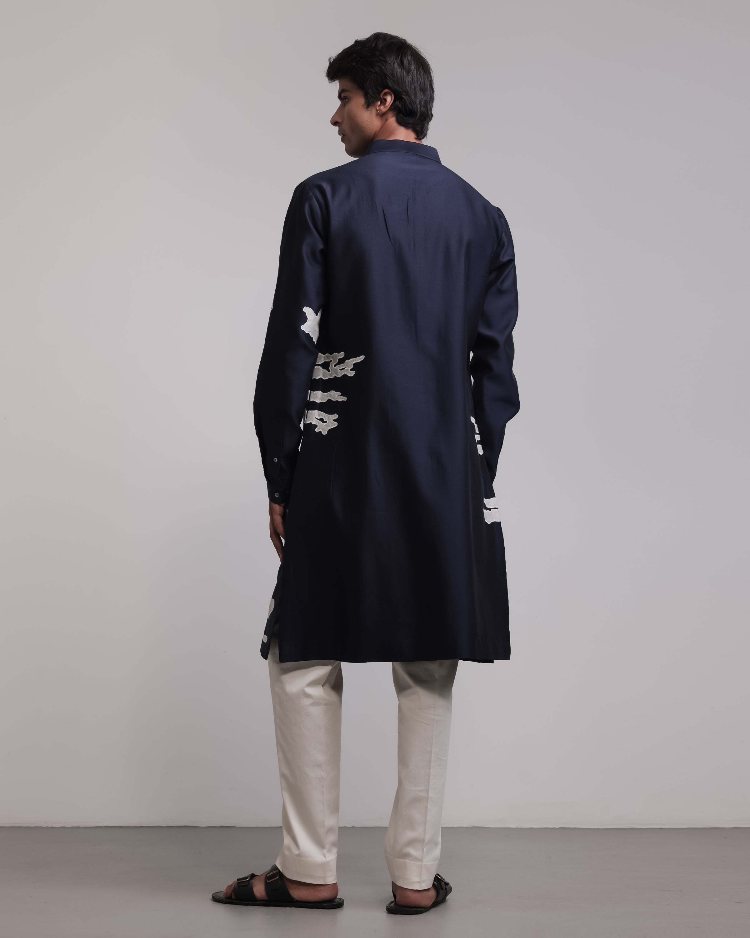 COUNTRYMADE Kurtas Residual Camouflage Applique Kurta Set ensemble kurta en soie