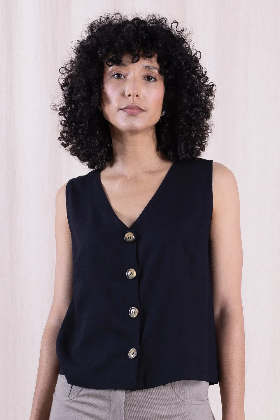 Sourire Multicolore Gilets gilet noir sans manches en lin et Ecovero
