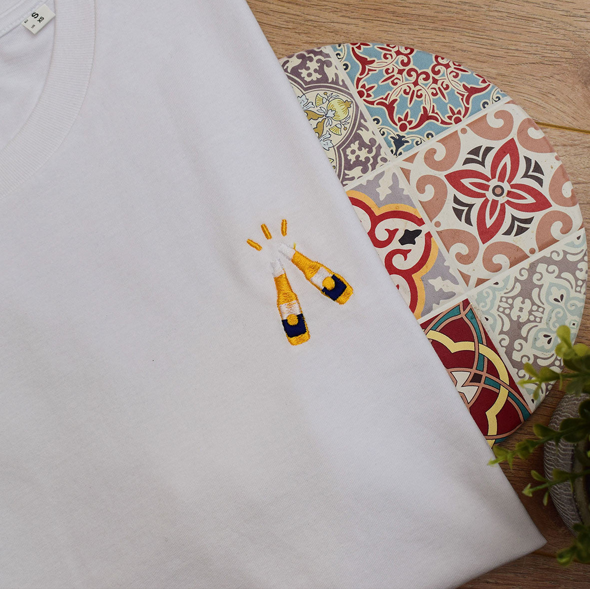 Juste Un T-shirt T-shirts Brodés Corona T-shirt brodé apéro