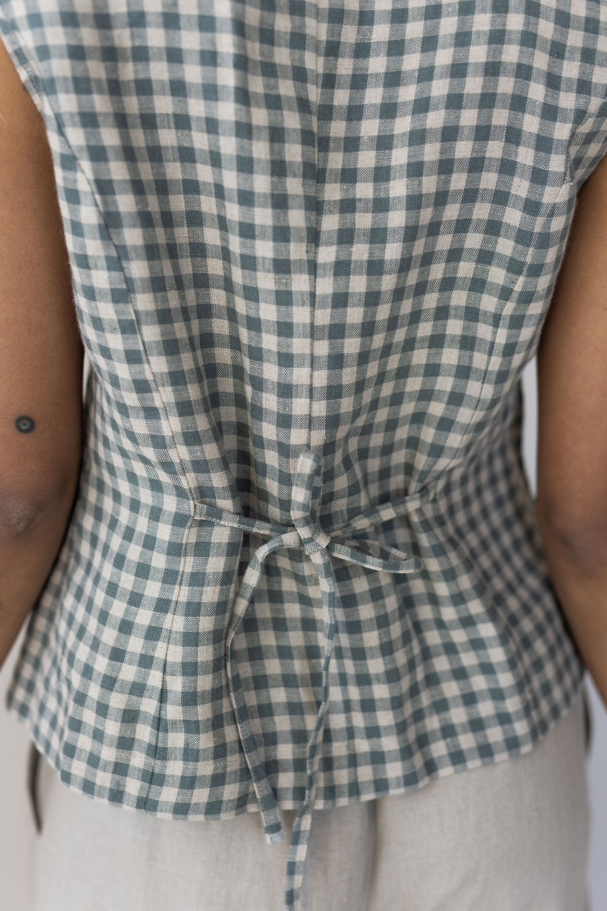 Laumė linen Linen Tops Dusk gilet en lin vert à carreaux