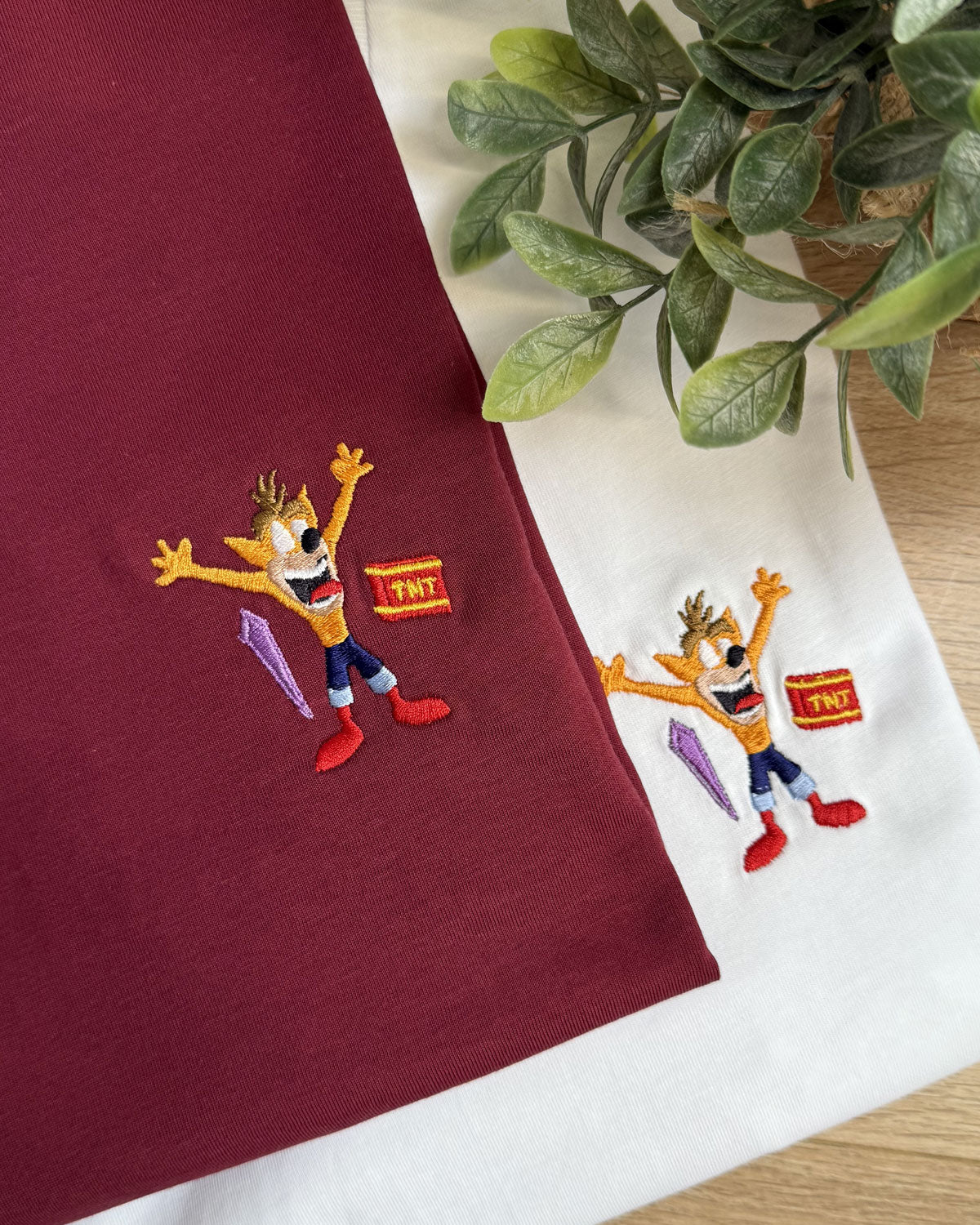 Juste Un T-shirt T-shirts Brodés Crash bandicoot t-shirt brodé coton bio