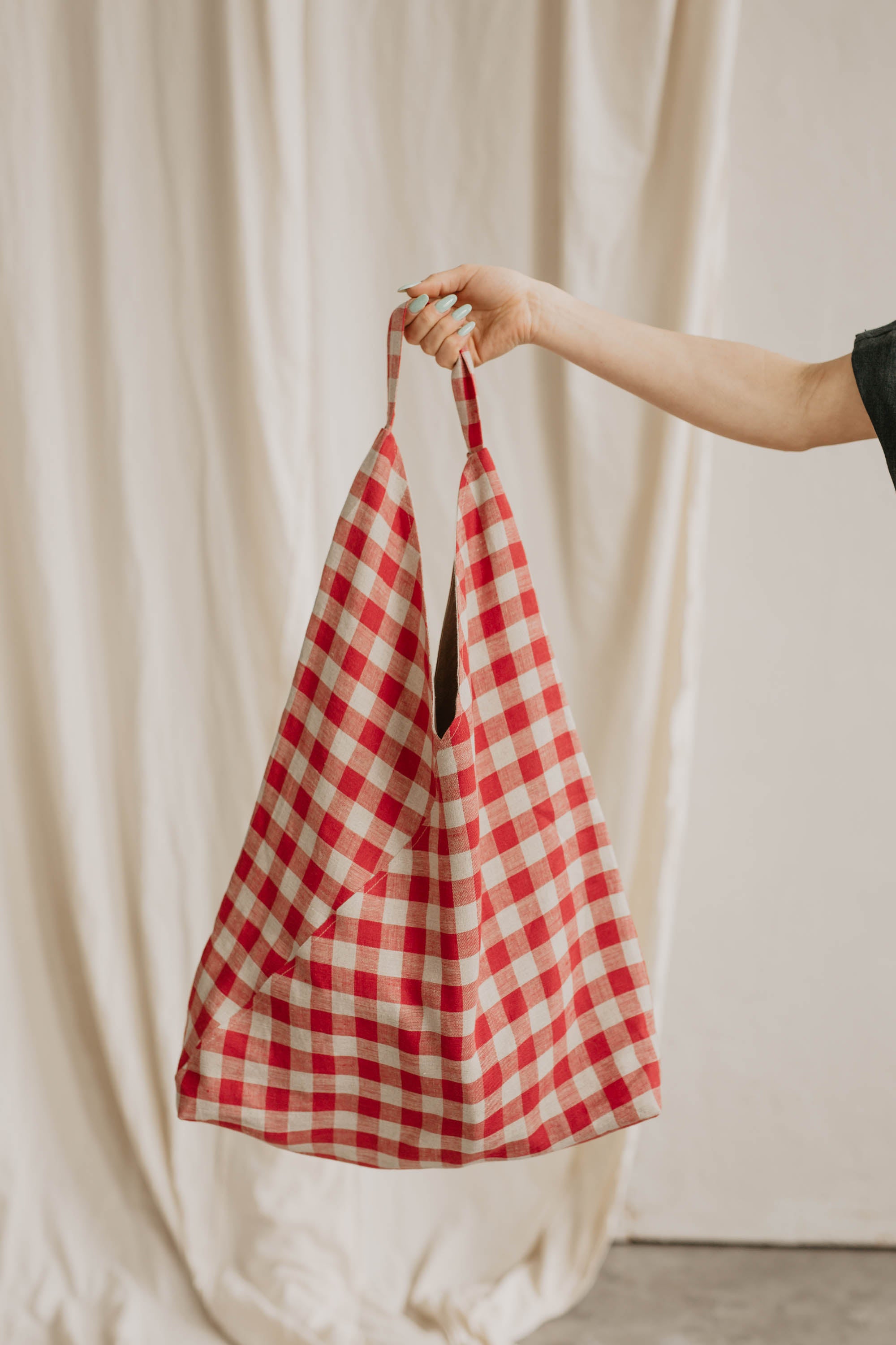 Laumė linen Linen Accessories Linen shopping bag grand sac en lin à carreaux rouges