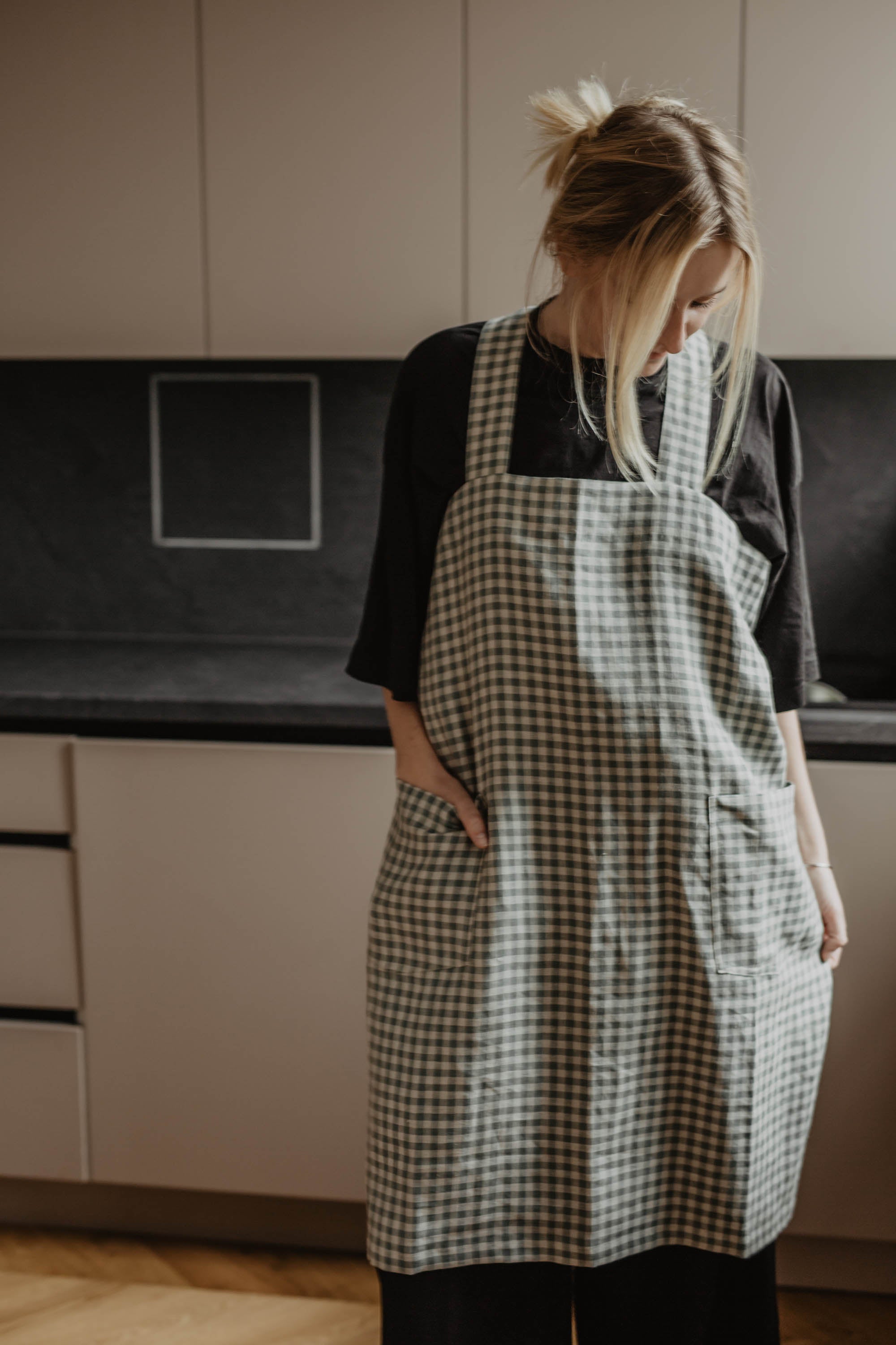 Laumė linen Home Edit DIRVOLIRA tablier japonais en lin à bretelles croisées, 2 poches