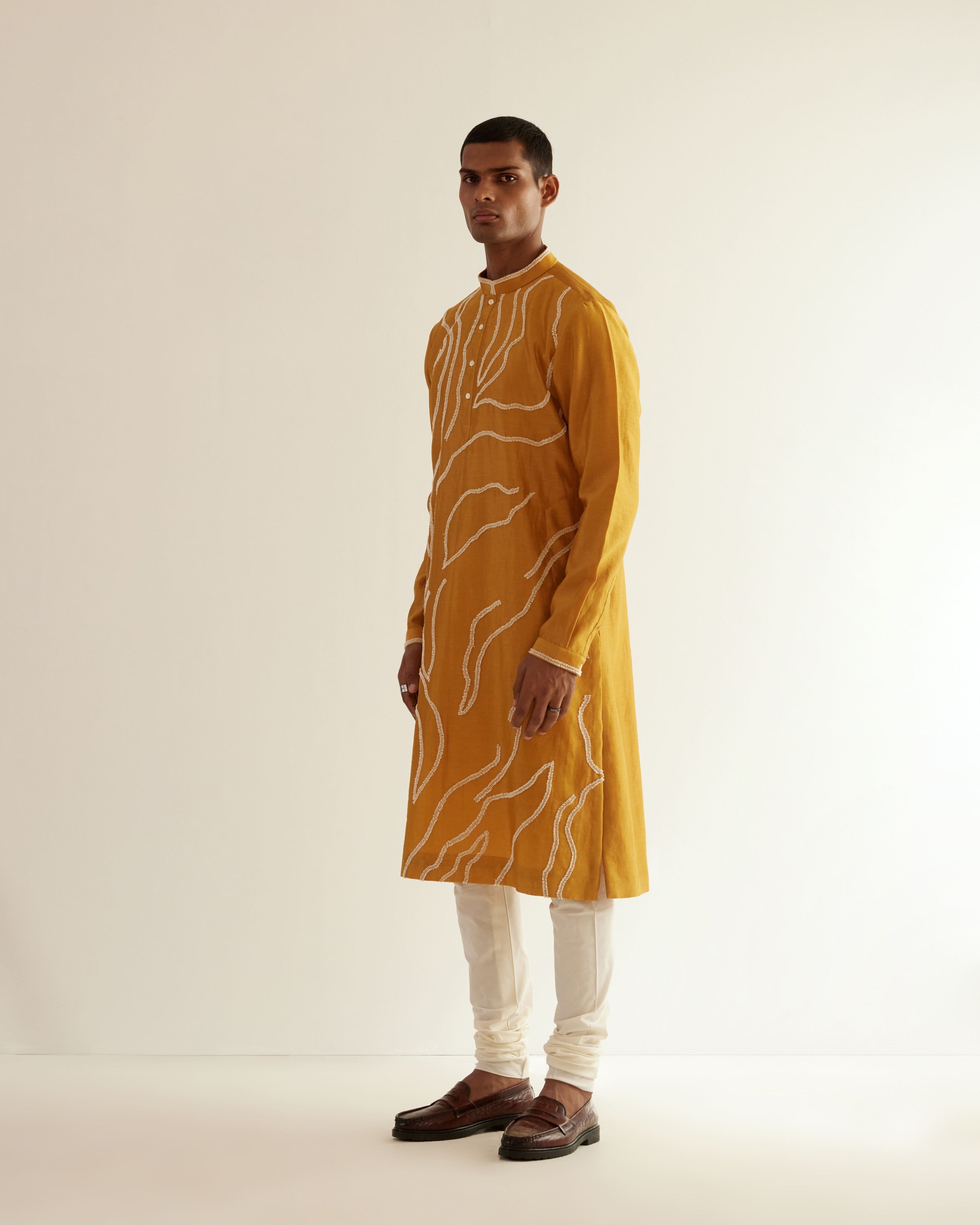 COUNTRYMADE Kurtas DNA Embroidered Kurta Set ensemble kurta moutarde 2 pièces