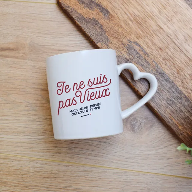 Juste Un T-shirt Mugs Je ne suis pas vieux mug anse cœur