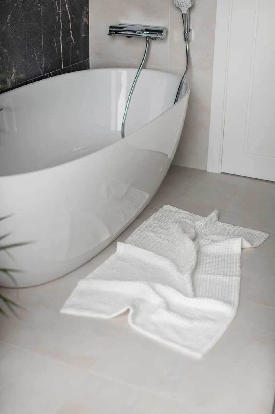 Laumė linen Home Edit tapis de bain gaufré lin coton bleu ciel petit