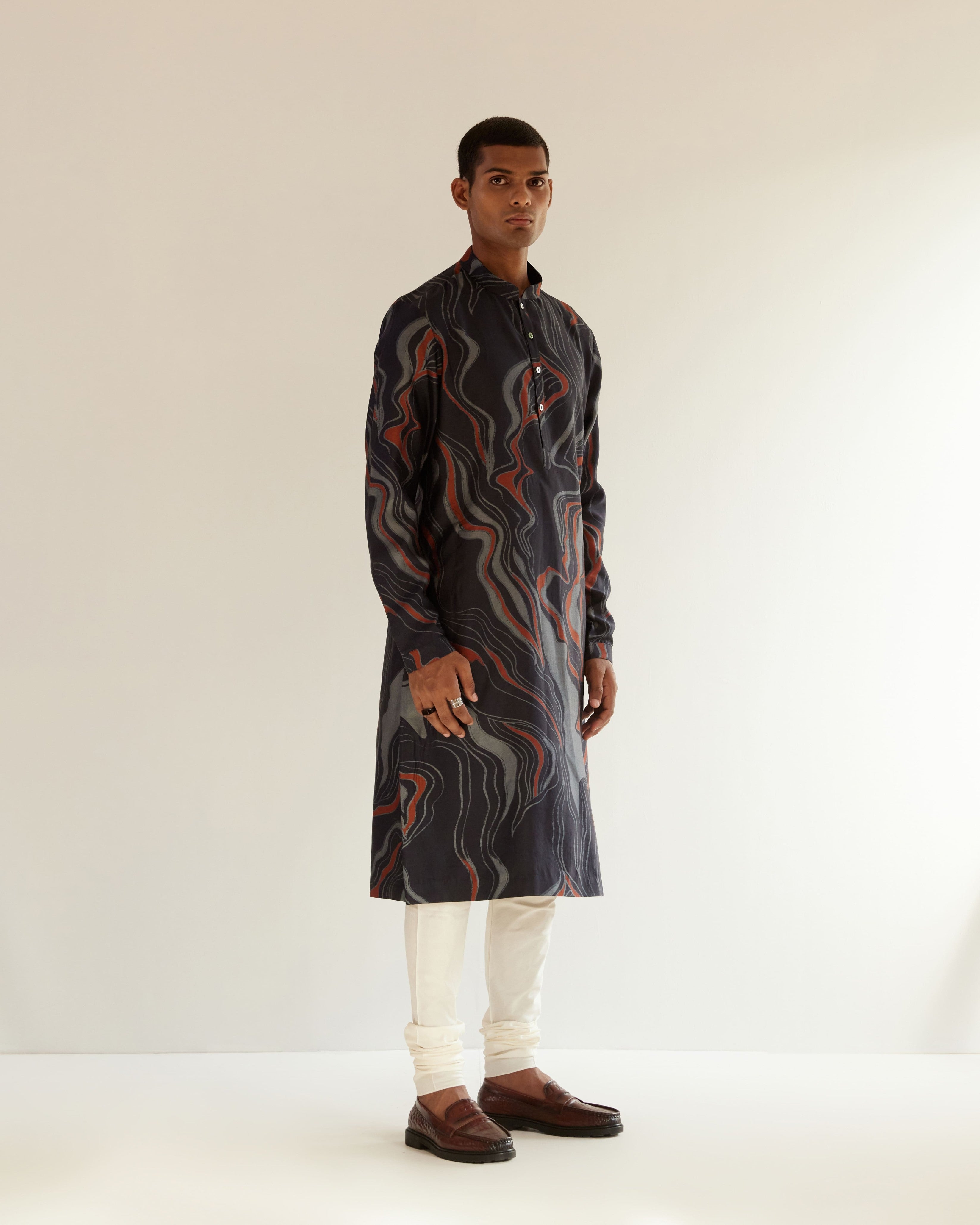 COUNTRYMADE Kurtas Infinity Print Kurta bleu marine sur mesure