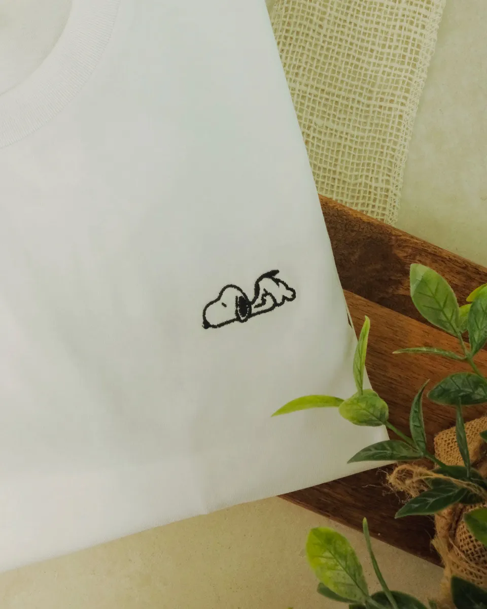 Juste Un T-shirt T-shirts Brodés Snoopy t-shirt brodé blanc en coton biologique
