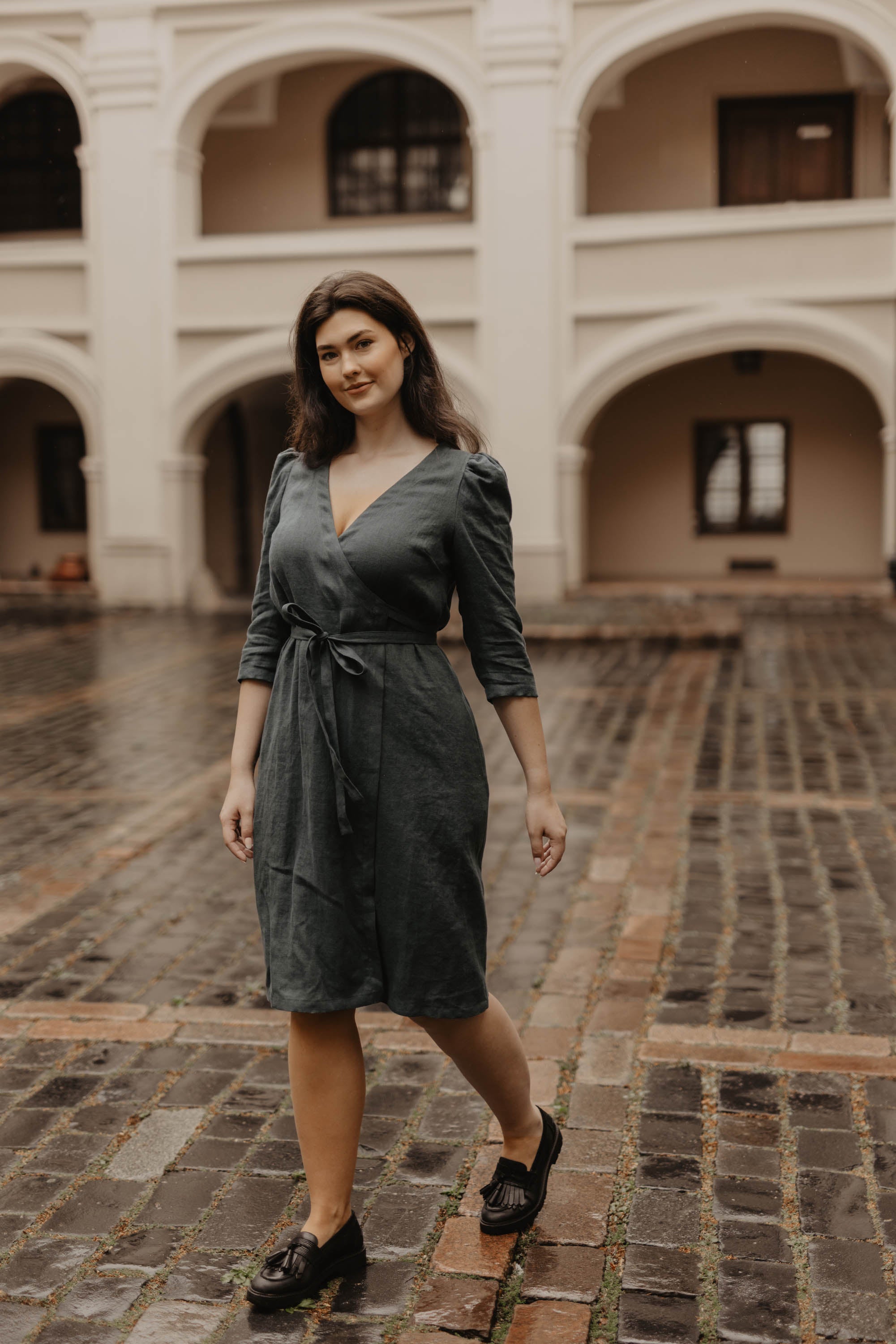 Laumė linen Linen Dresses Piaf robe portefeuille en lin bleu profond