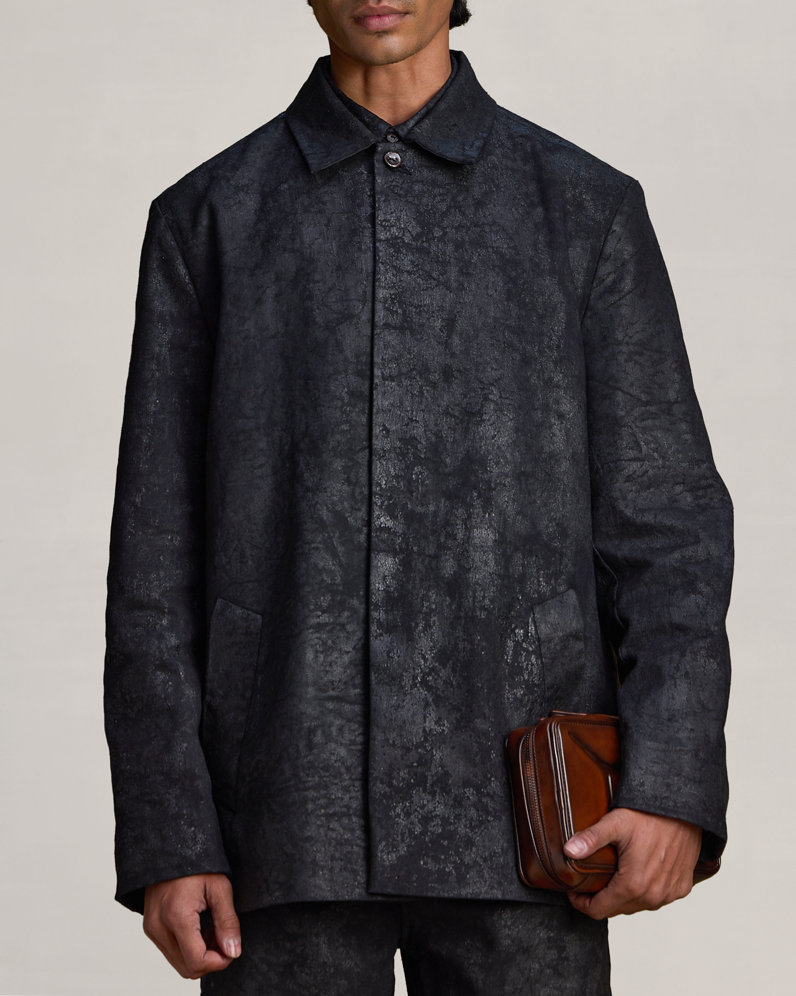 COUNTRYMADE Jackets CORRODE TAR MAC JACKET veste denim effet goudron