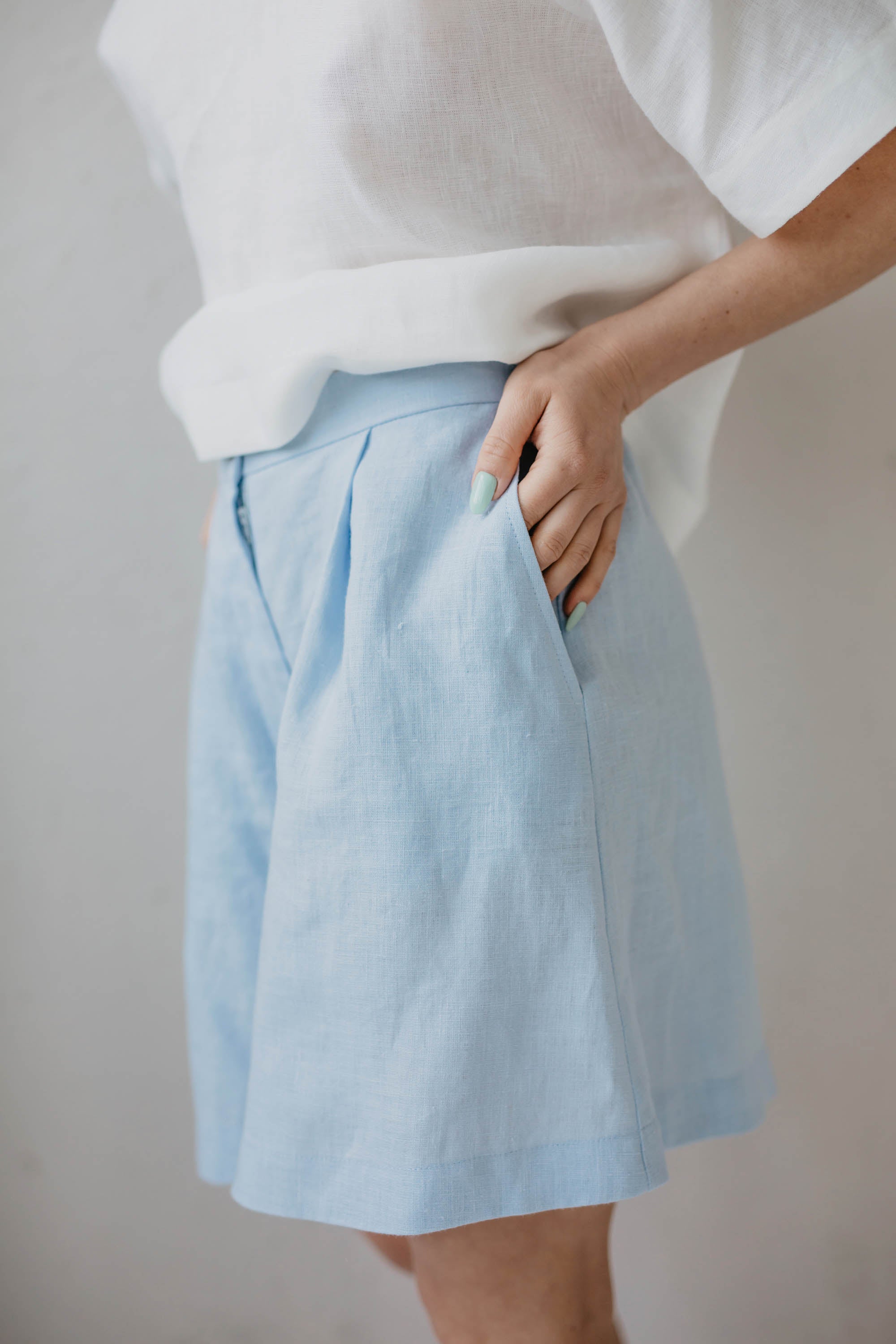 Laumė linen Linen Bottoms Urtė short en lin bleu ciel