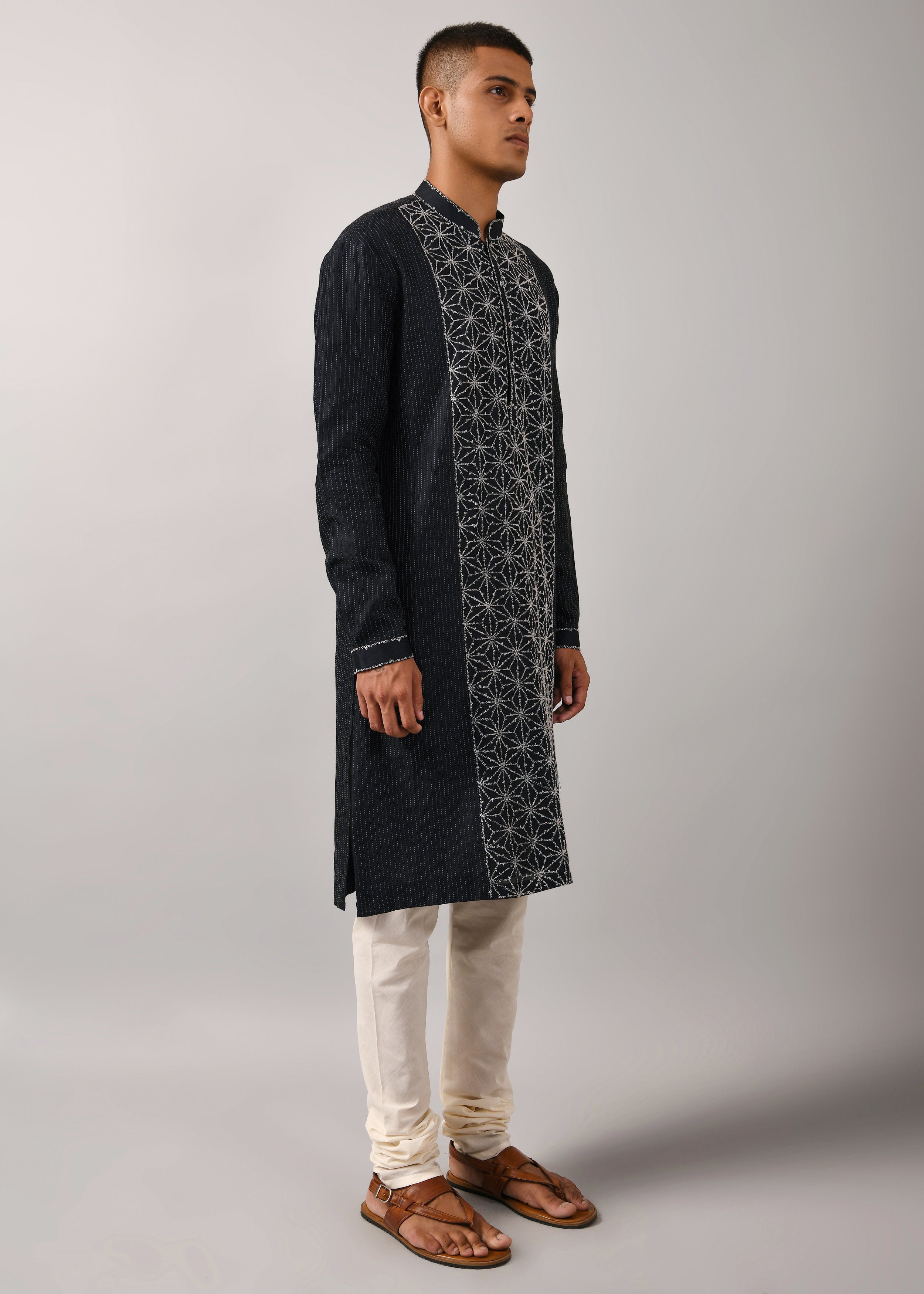 COUNTRYMADE Kurtas Dhruvtara Embroidered Kurta Set ensemble kurta bleu marine chanderi