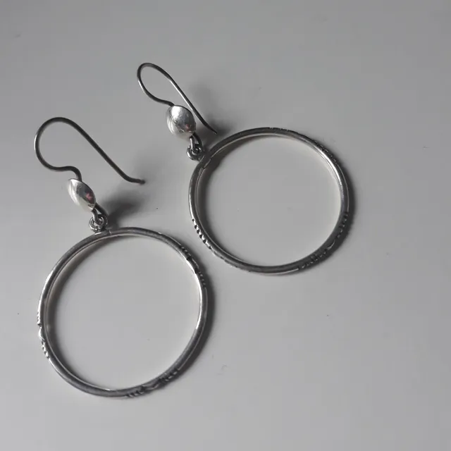 Sourire Multicolore Boucles d’oreilles touarègues anneaux en argent ciselé