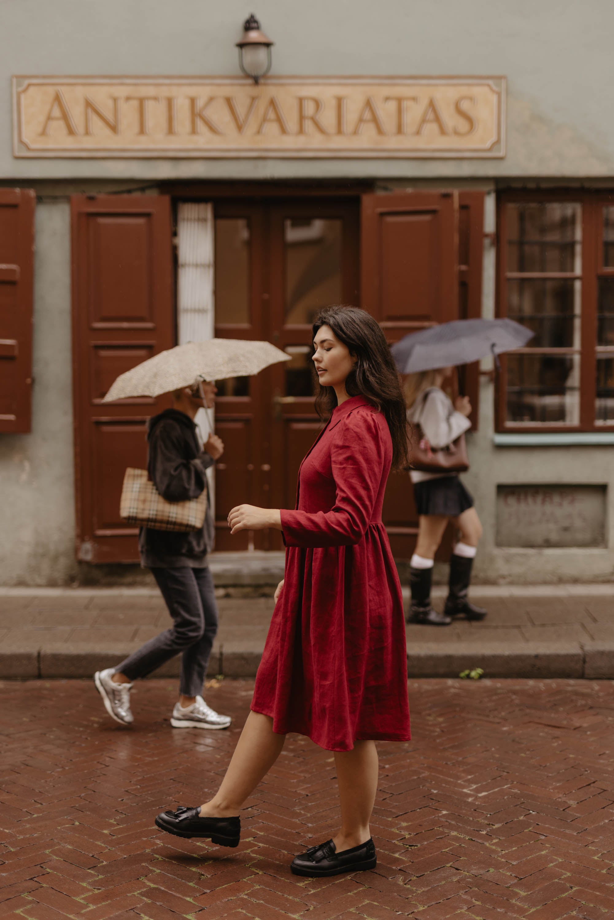 Laumė linen Linen Dresses Gužė mama robe en lin rouge baie