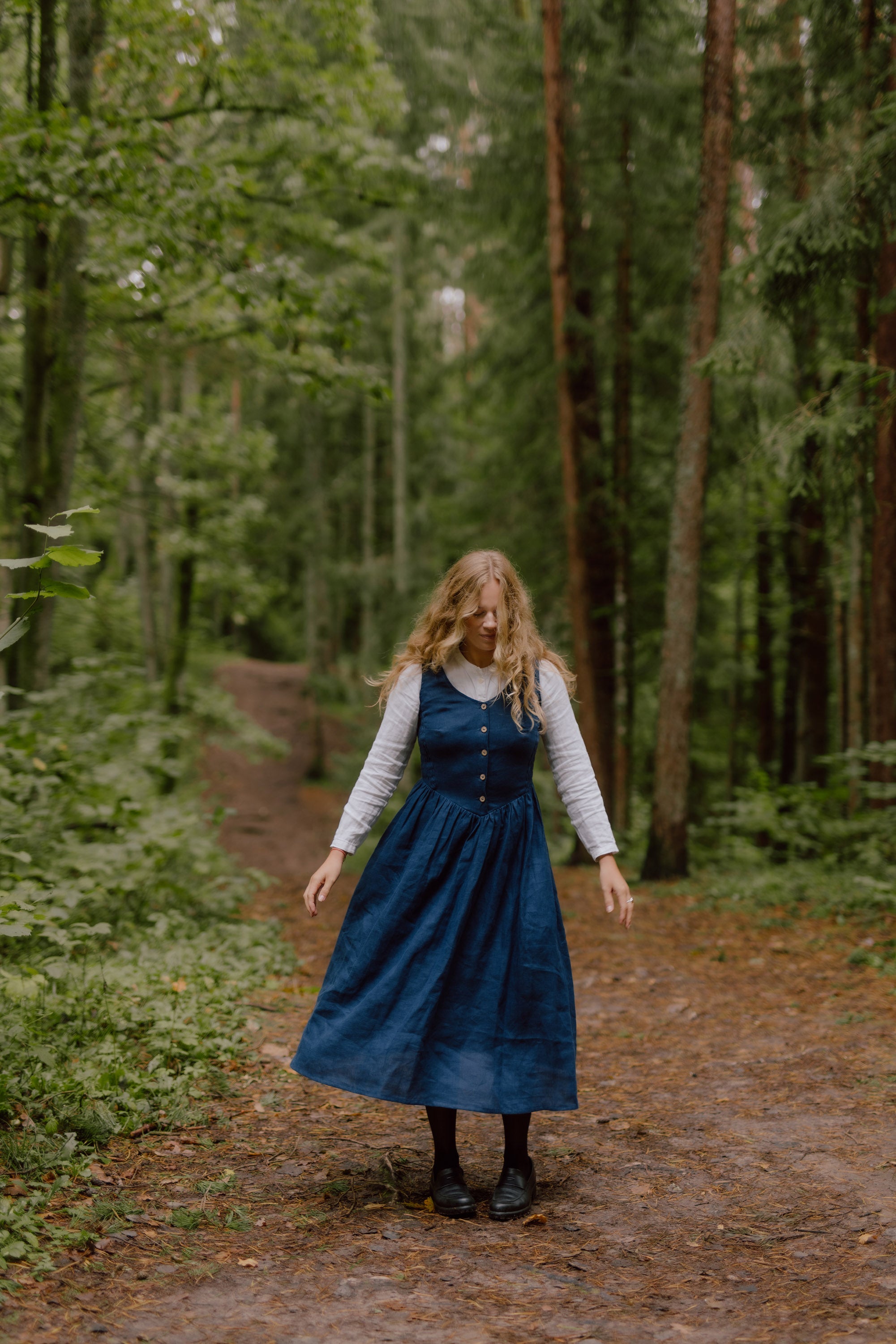 Laumė linen Linen Dresses Enola robe en lin bleu profond