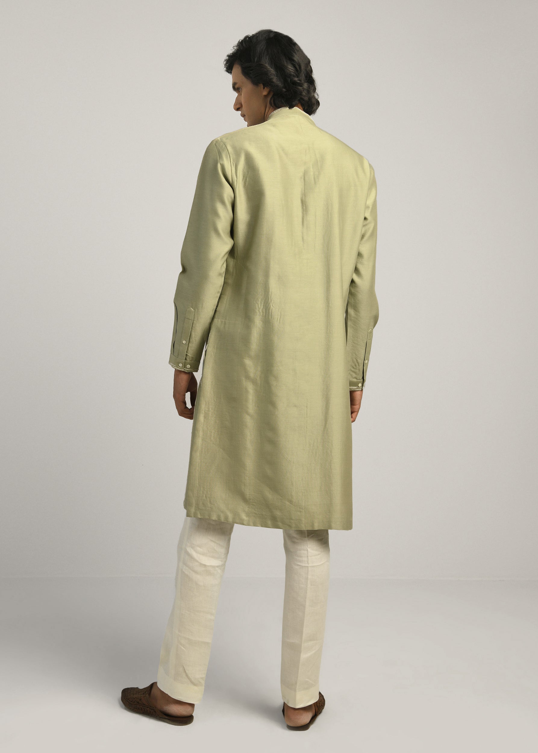 COUNTRYMADE Kurtas Rustic Lines Hand Embroidered Kurta Set ensemble vert sauge coton soie