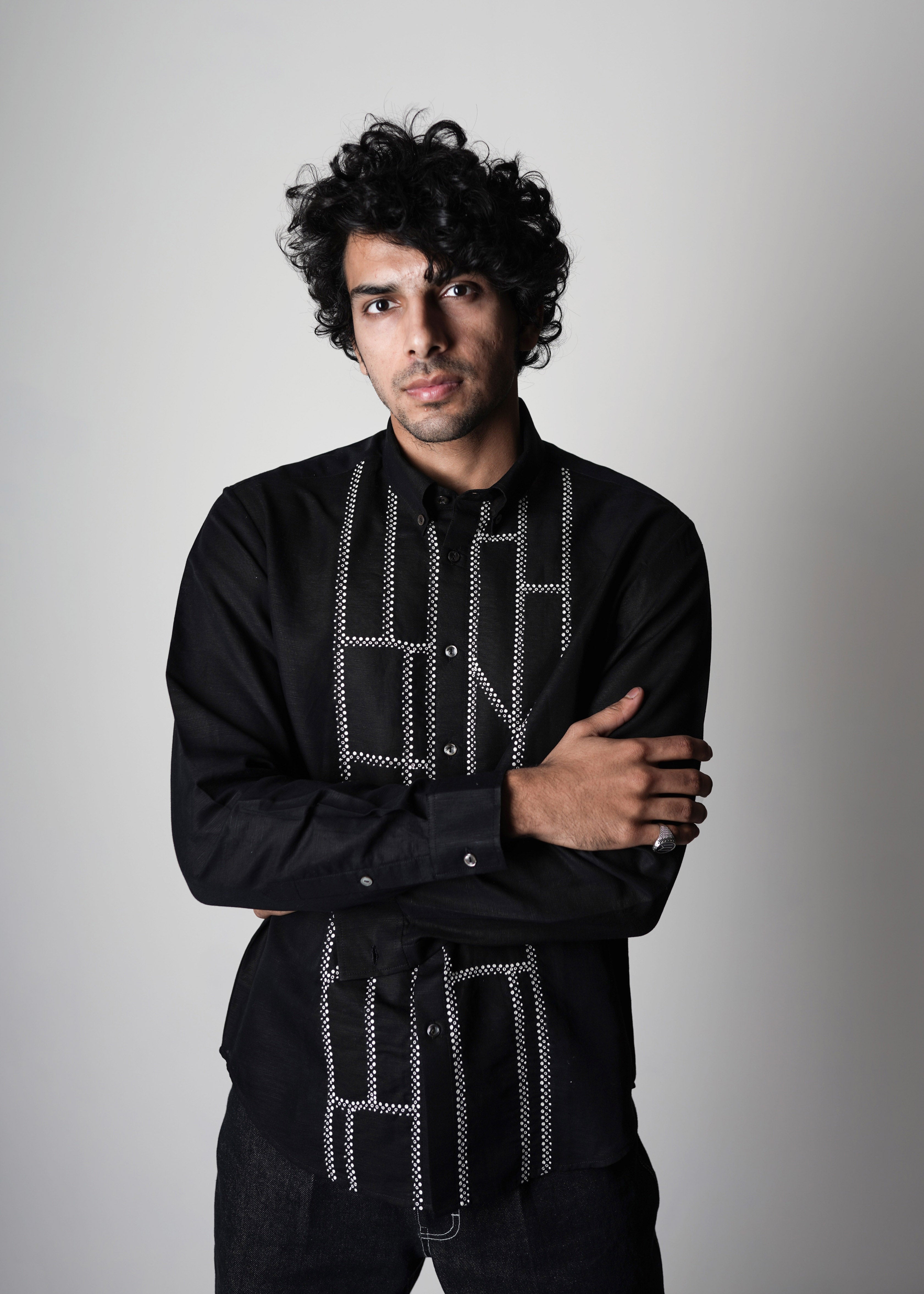 COUNTRYMADE Shirts Hand Embroidered Shirt en lin noir brodé