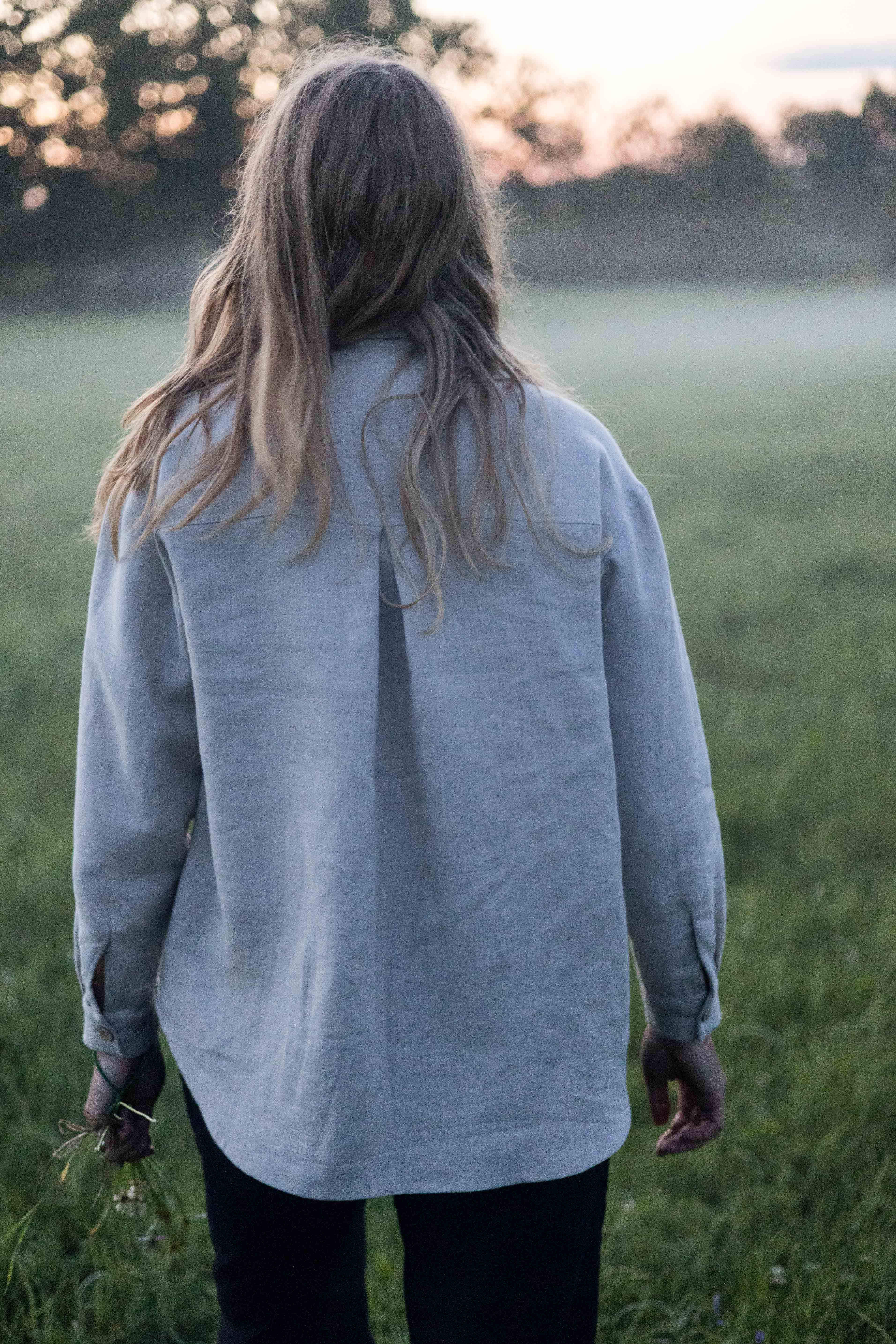 Laumė linen Linen Tops Vandenė chemise en lin bleu ciel oversize
