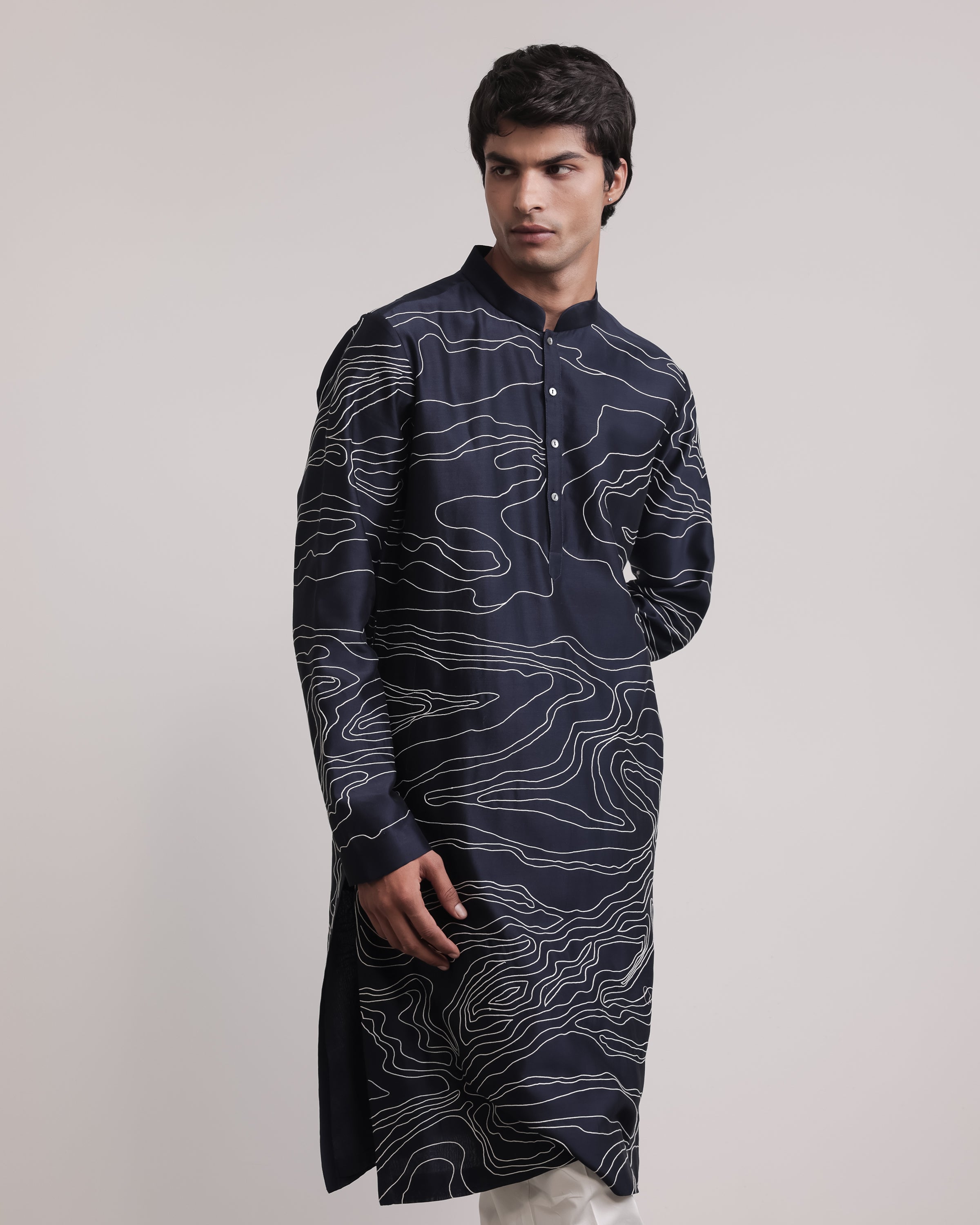 COUNTRYMADE Kurtas Pathway Outline Kurta Set ensemble kurta brodé sur commande
