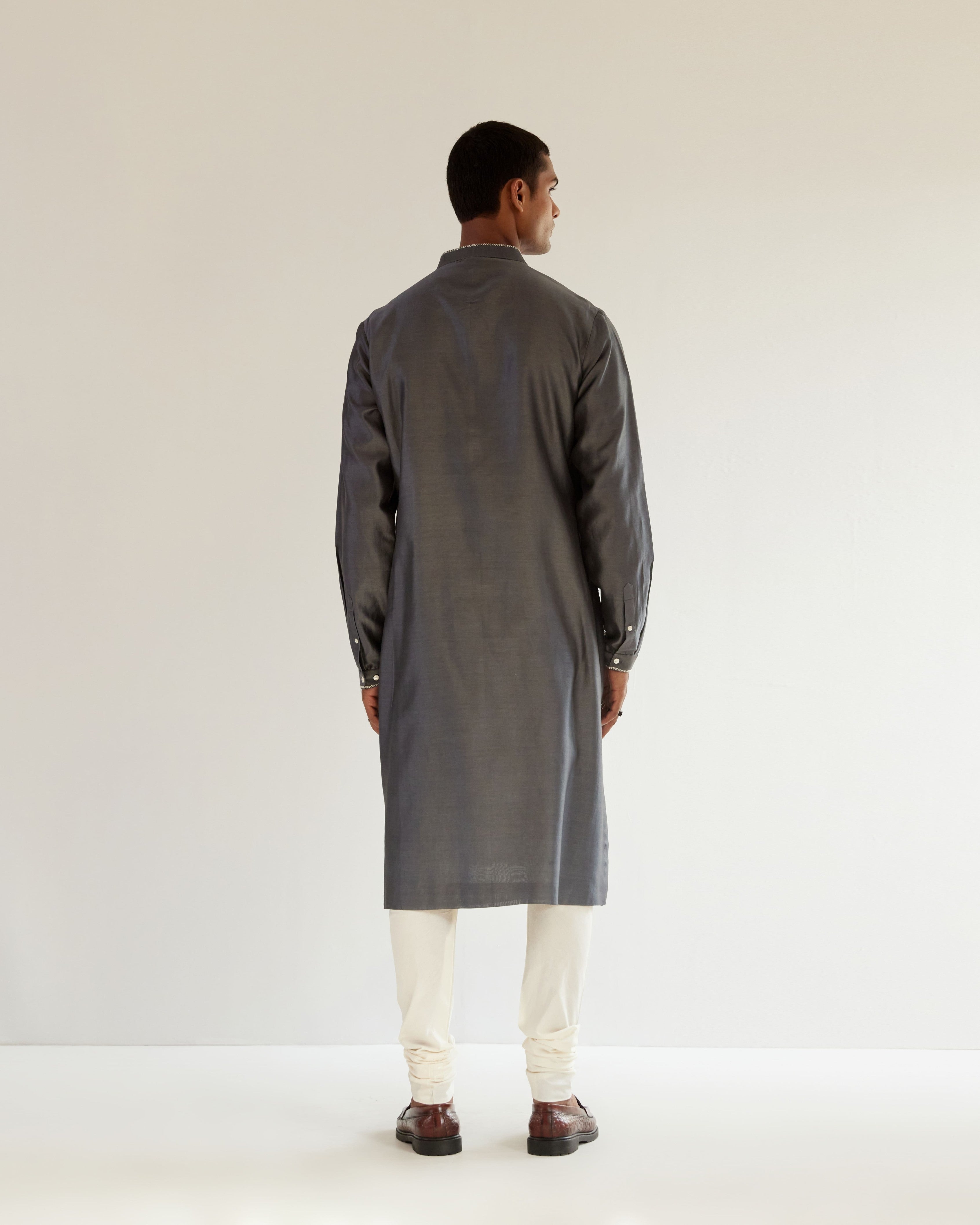 COUNTRYMADE Kurtas Linear Scattered Hand Embroidery Kurta Set ensemble gris
