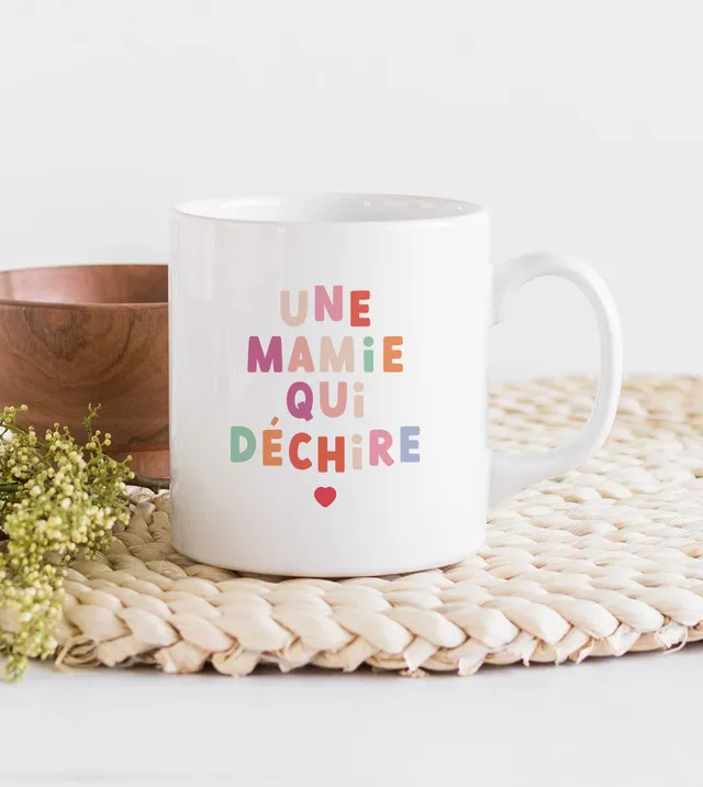 Juste Un T-shirt Mugs Une Mamie qui Déchire mug anse classique