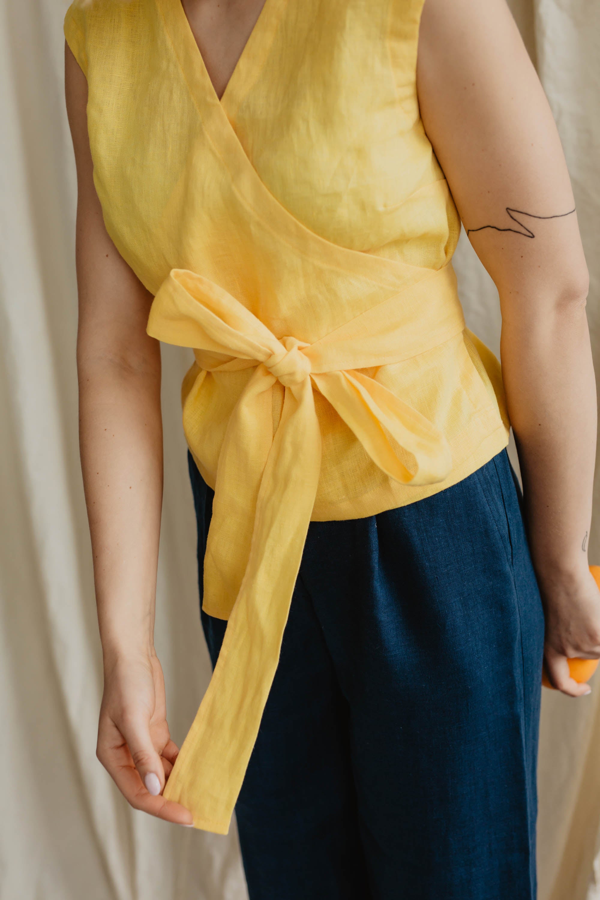 Laumė linen Linen Tops Smiltė top jaune soleil en lin