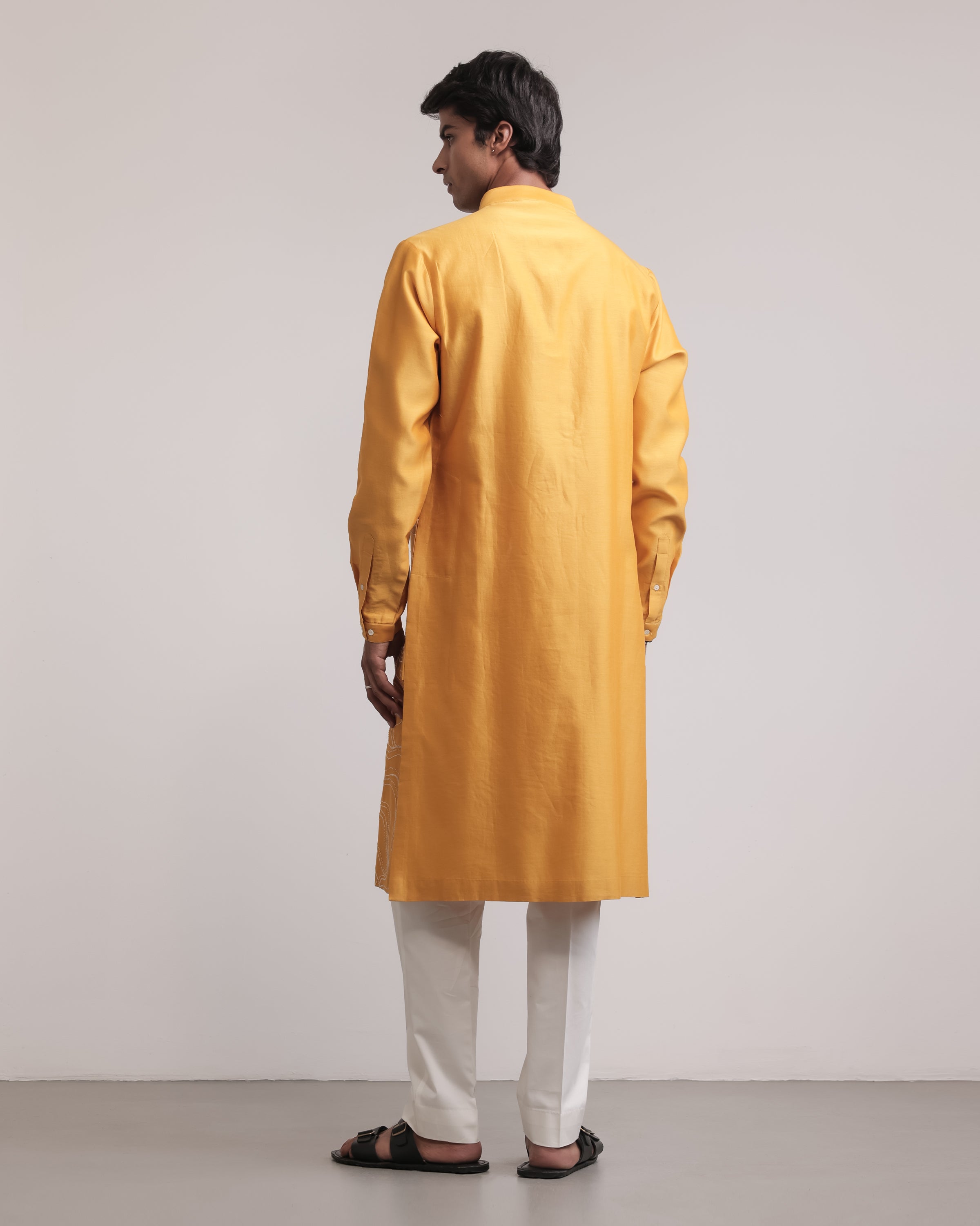 COUNTRYMADE Kurtas Pathway Outline Kurta Set ensemble kurta en soie Chanderi brodée