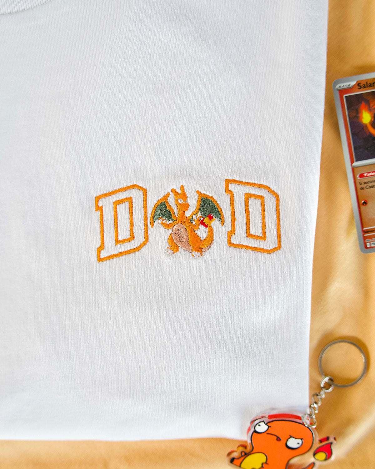 Juste Un T-shirt T-shirts Brodés Papa Dracaufeu T-shirt brodé blanc coton bio
