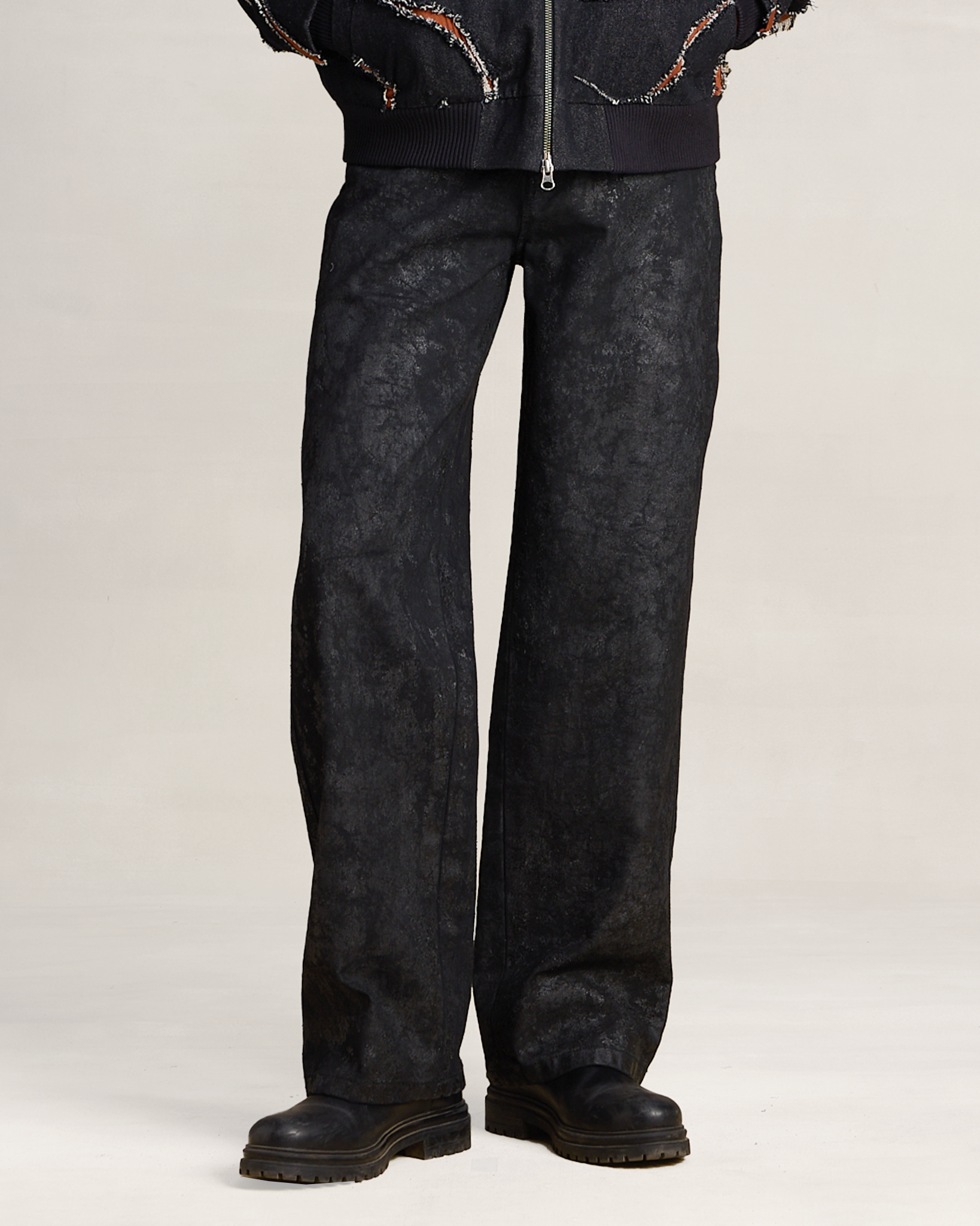 COUNTRYMADE Trousers CORRODE TAR PANTS pantalon en denim effet goudron