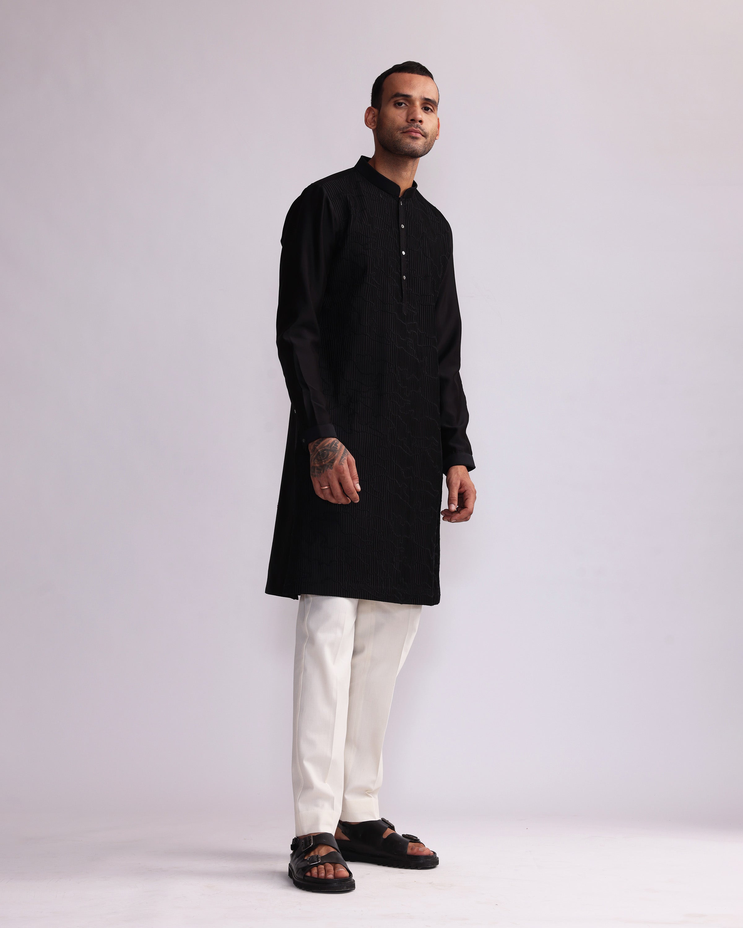 COUNTRYMADE Kurtas Contour Line Pin Tucks Embroidered Kurta Set brodé 2 pièces