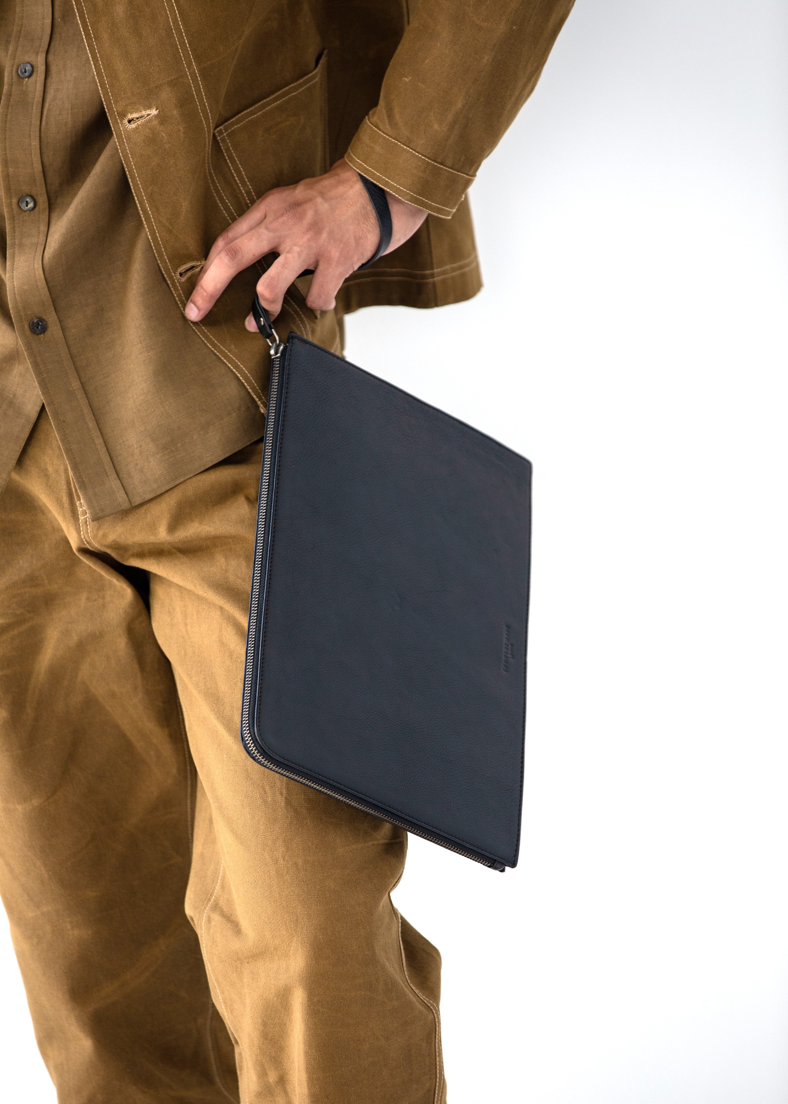 COUNTRYMADE Countrymade Leather Goods Laptop Sleeve housse cuir 13 pouces