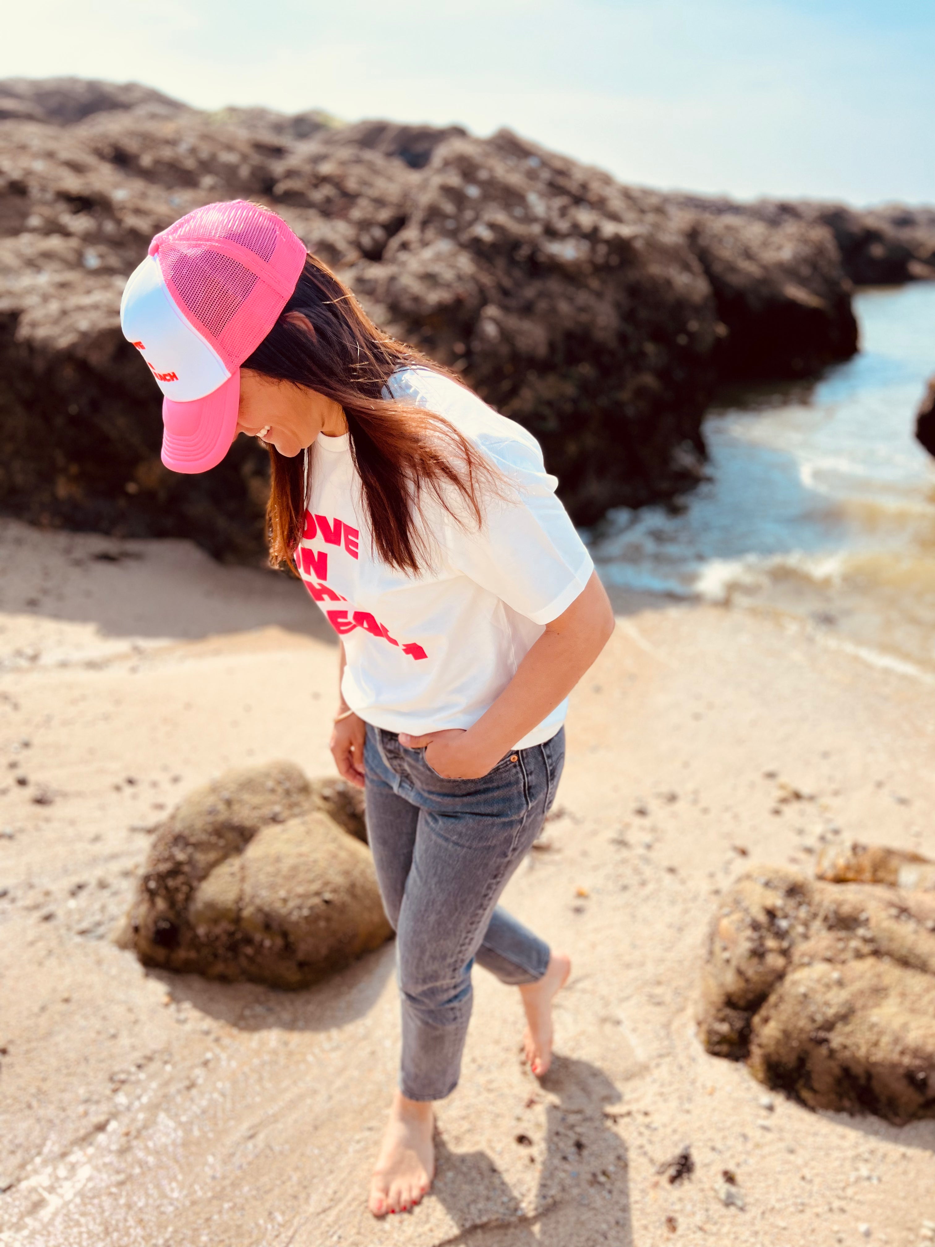 PANTRUCHE Casquettes LOVE ON THE BEACH casquette rose fluo trucker