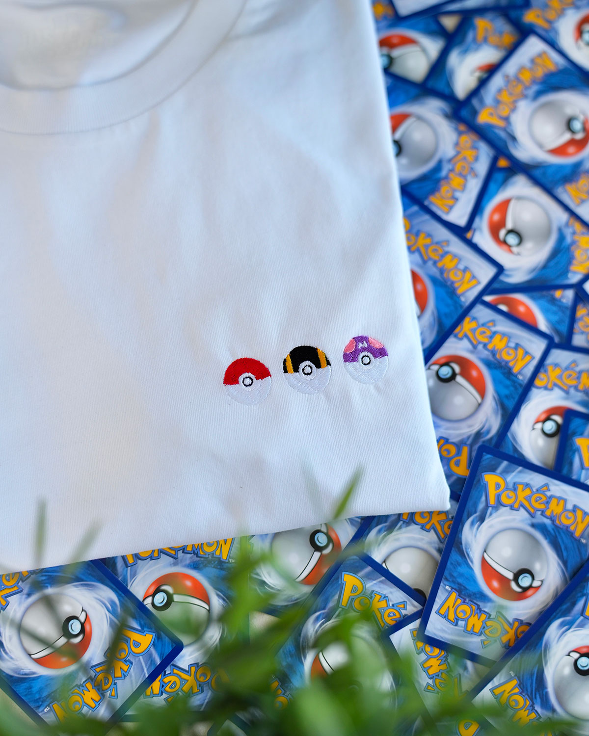 Juste Un T-shirt T-shirts Brodés Pokeball T-shirt blanc en coton bio